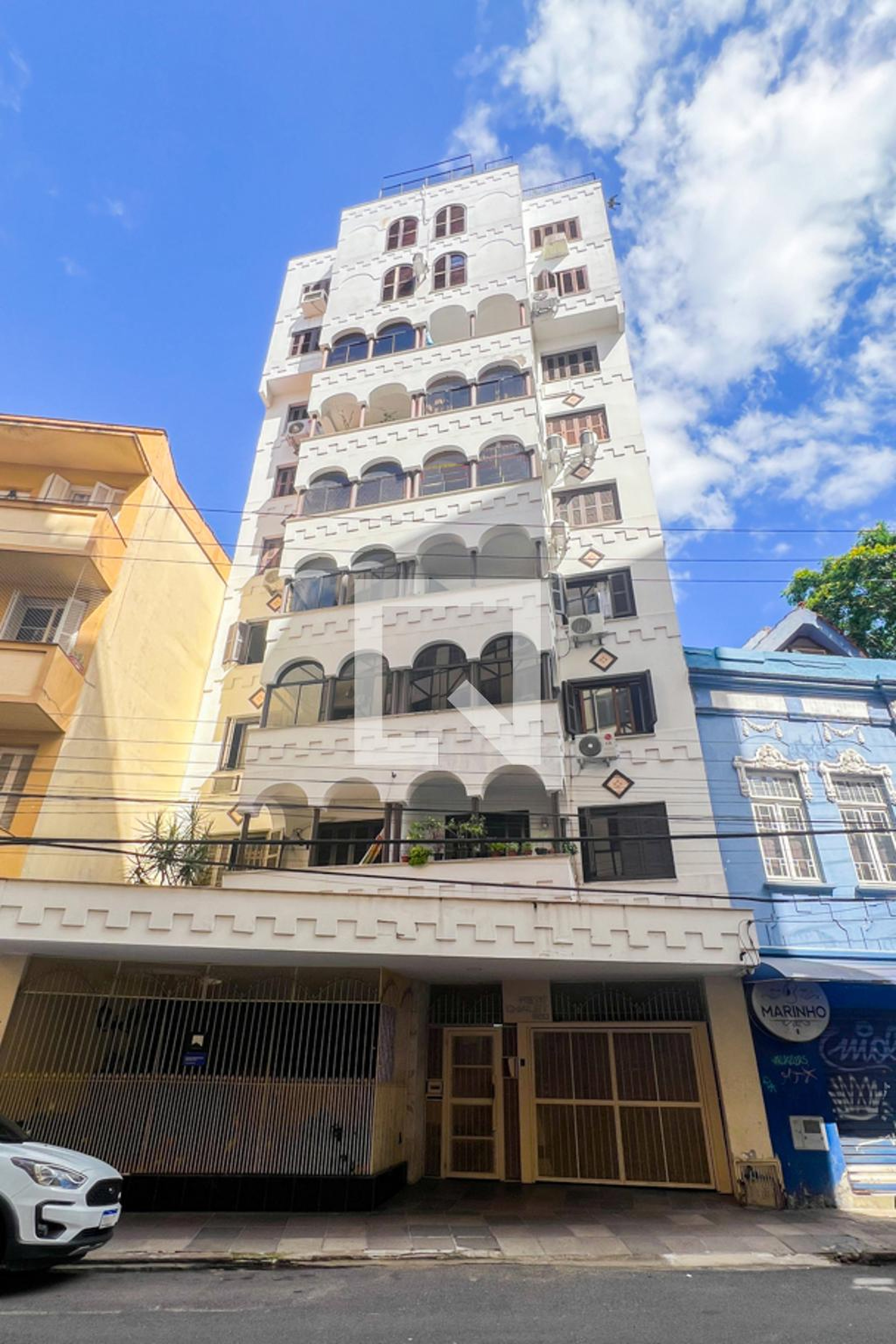 Fachada Condomínio Petit Chalet