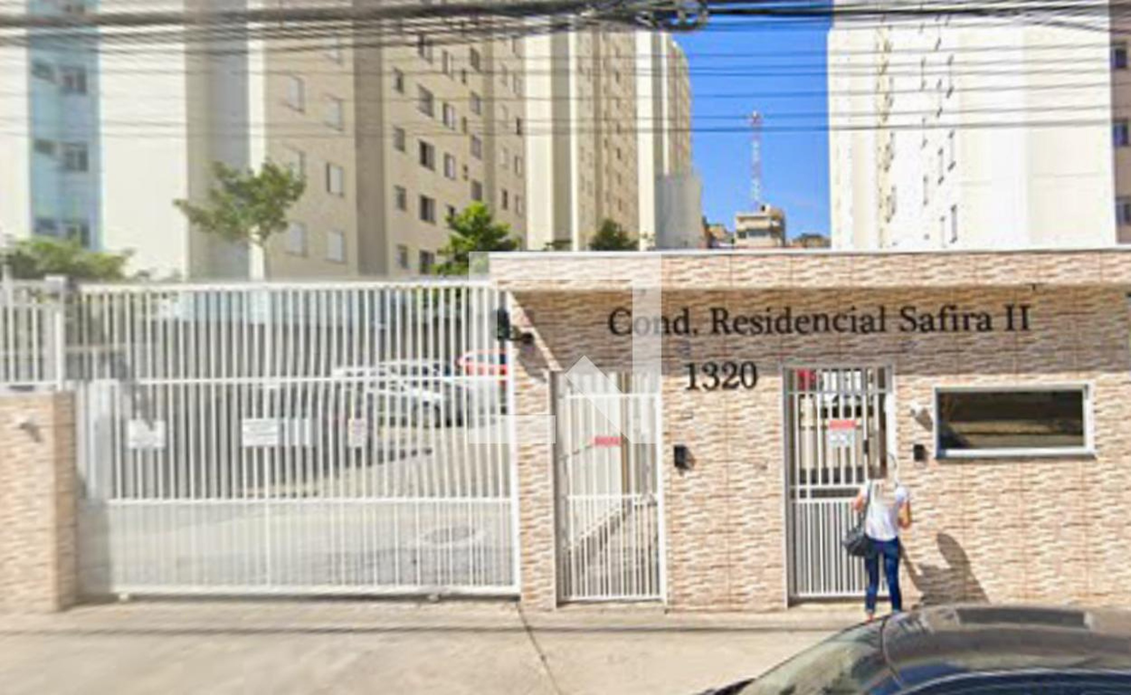 Fachada do Condomínio Condomínio Safira II