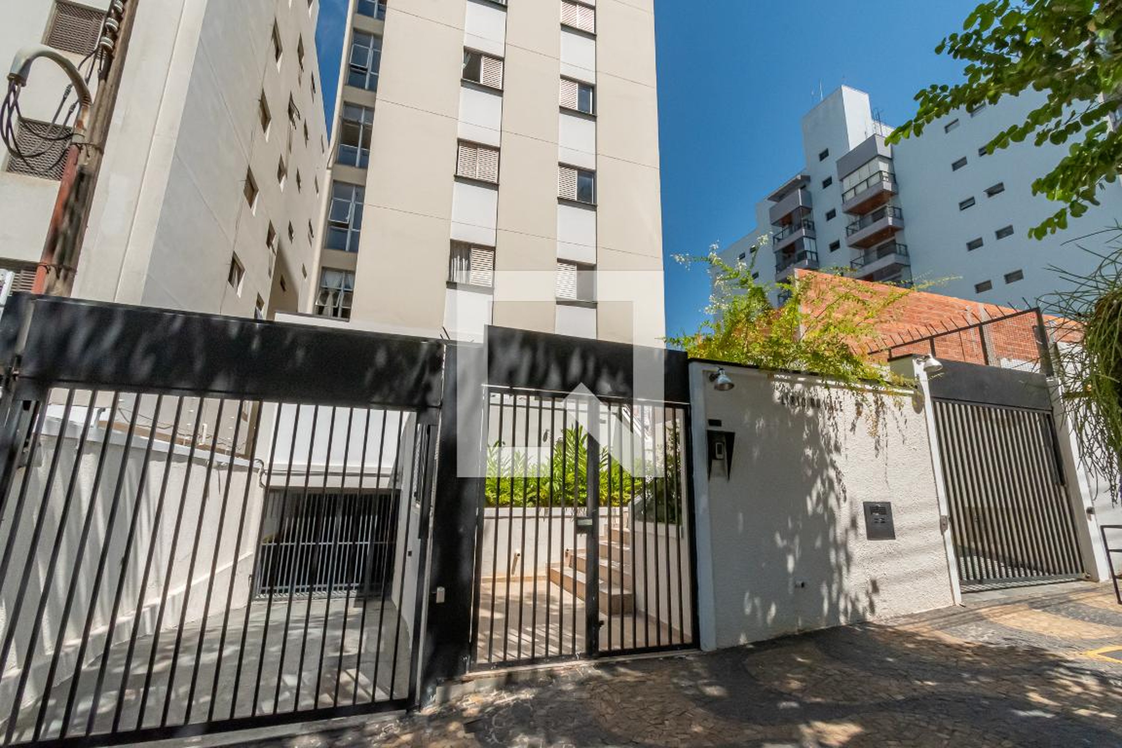 Fachada do Prédio Condomínio em Rua Tecel José Ferreira Lameirão, 77