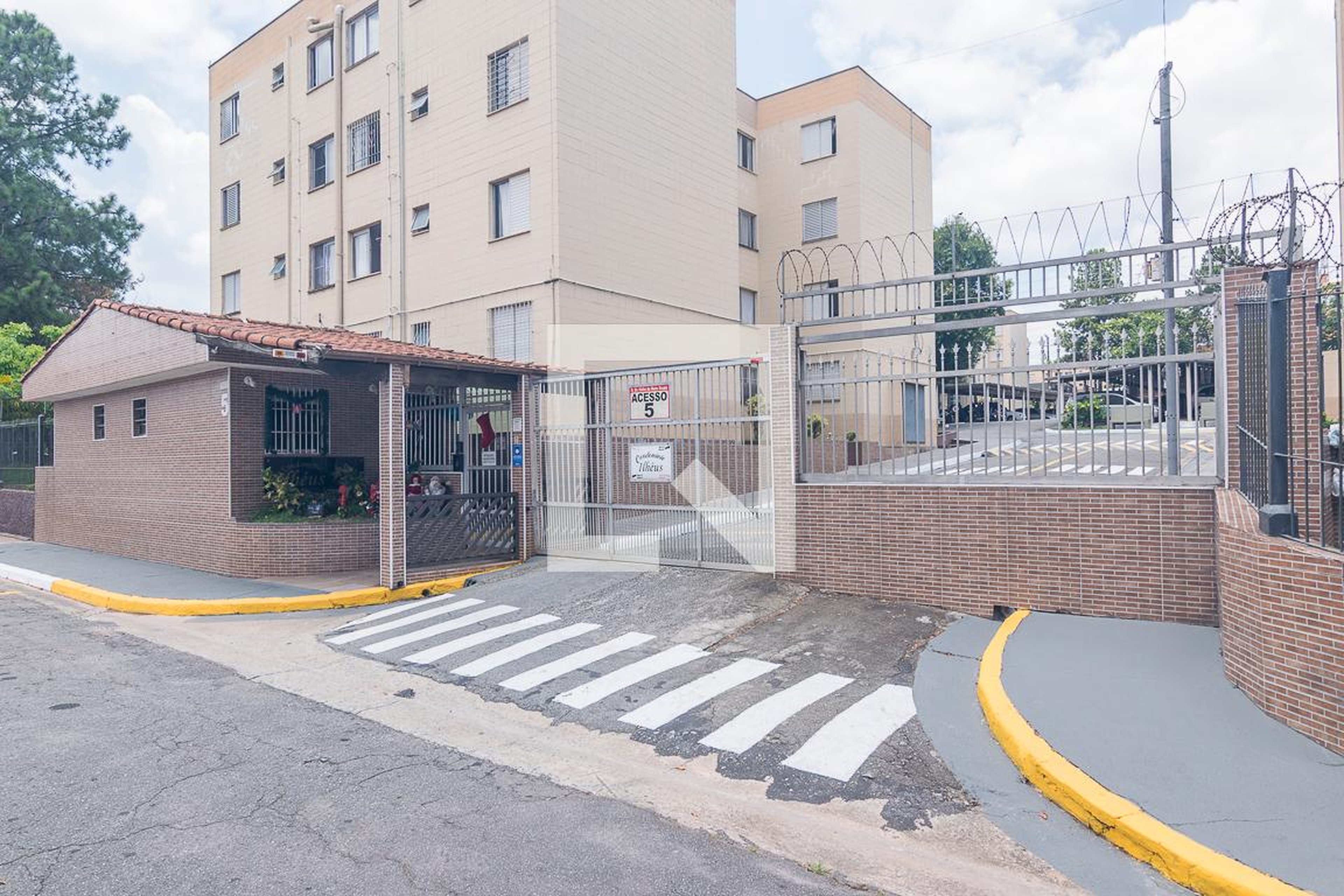 Fachada Condomínio em Rua Doutor Hélio da Mata Souza, 0