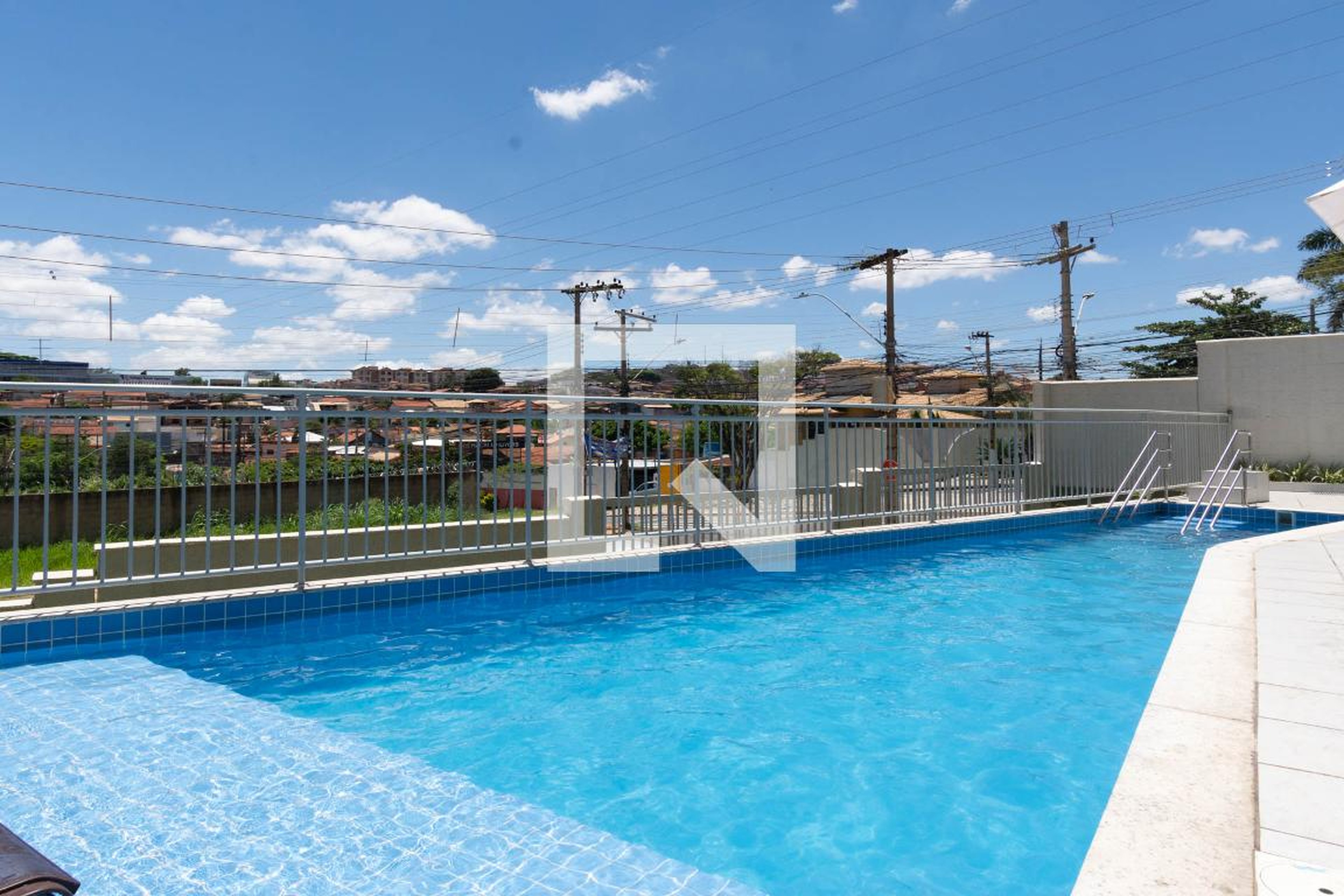 Piscina Condomínio em Avenida Cruzeiro do Sul, 420