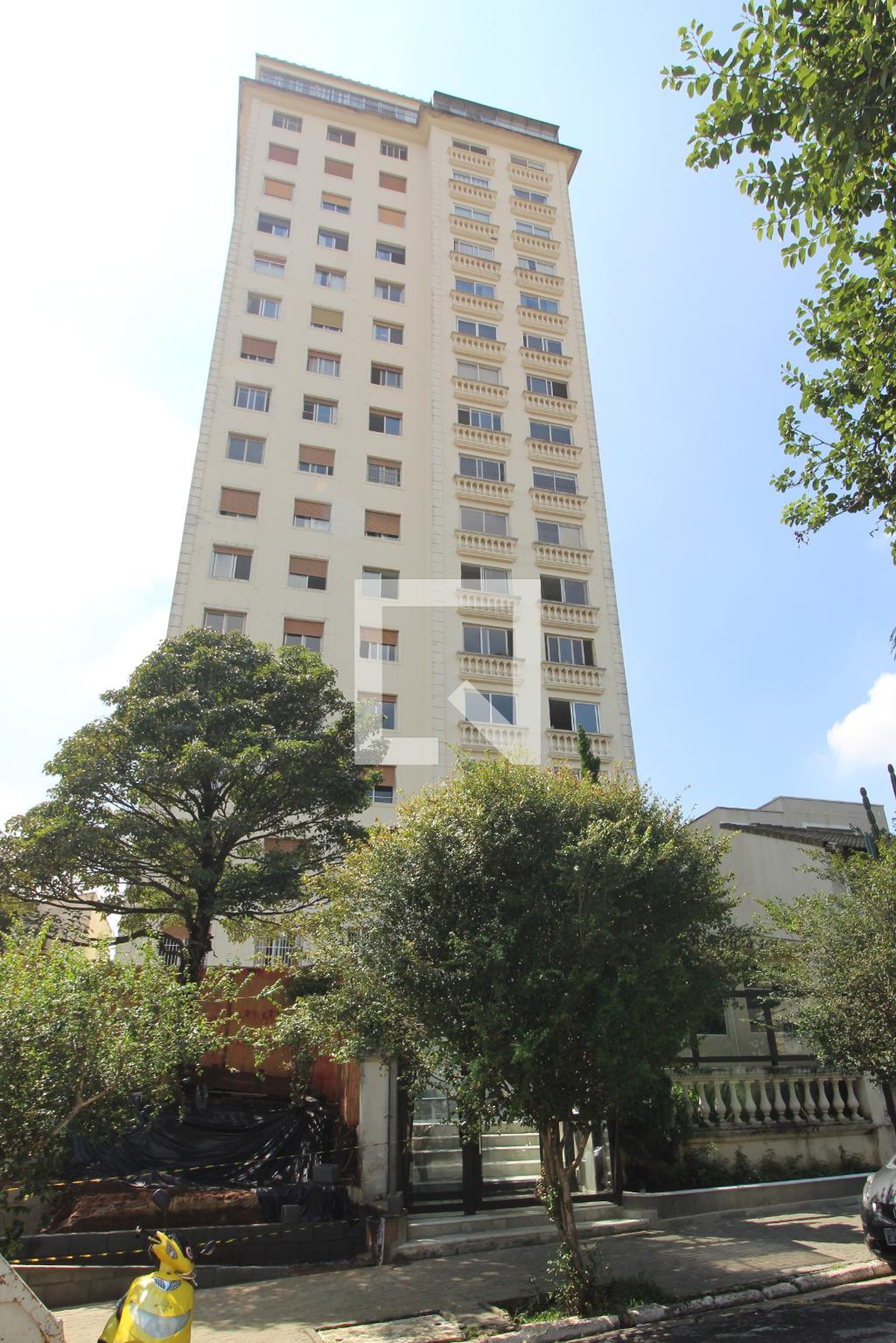 Fachada do Prédio Edifício Monza