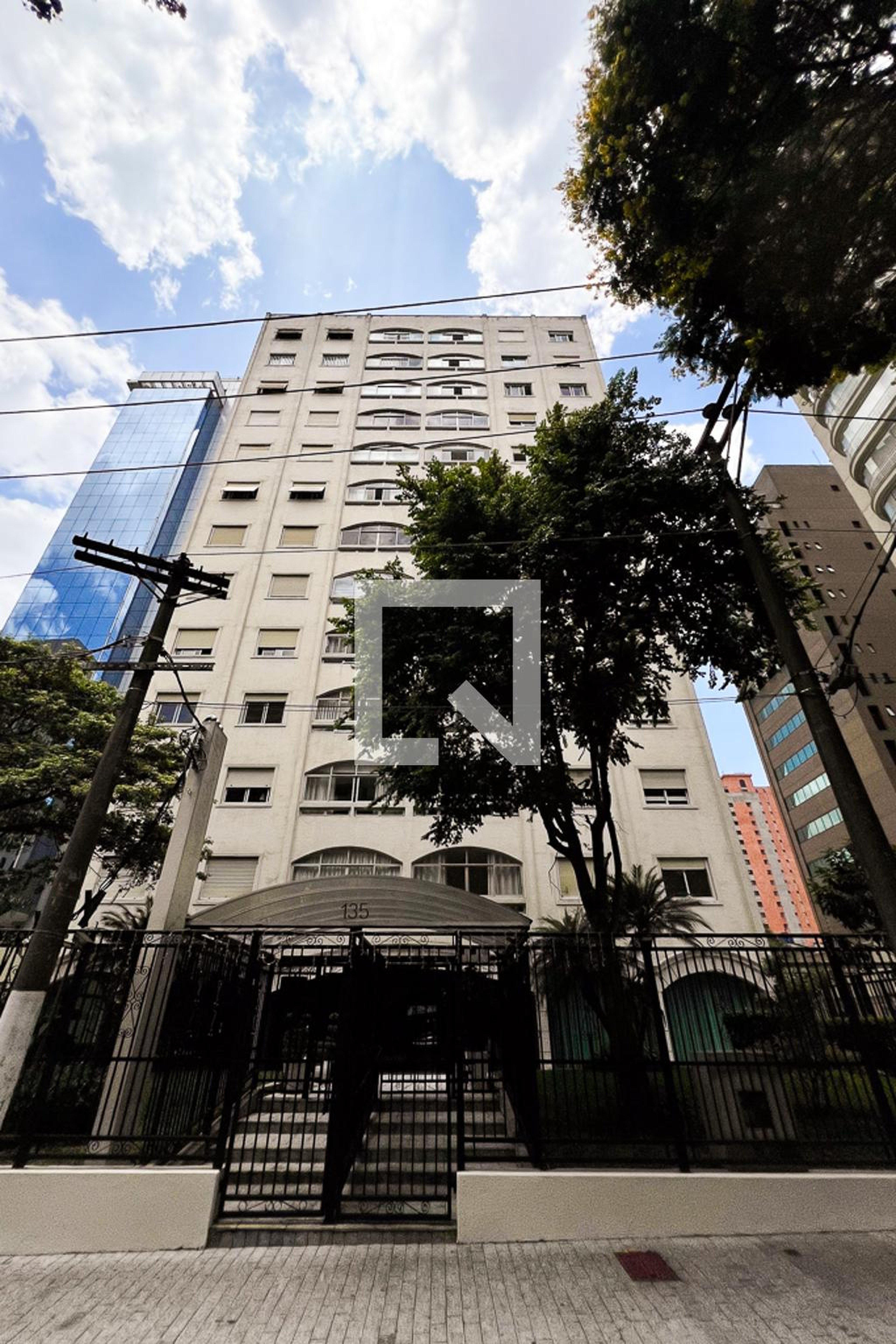 Fachada Condomínio em Rua Manuel Guedes, 900