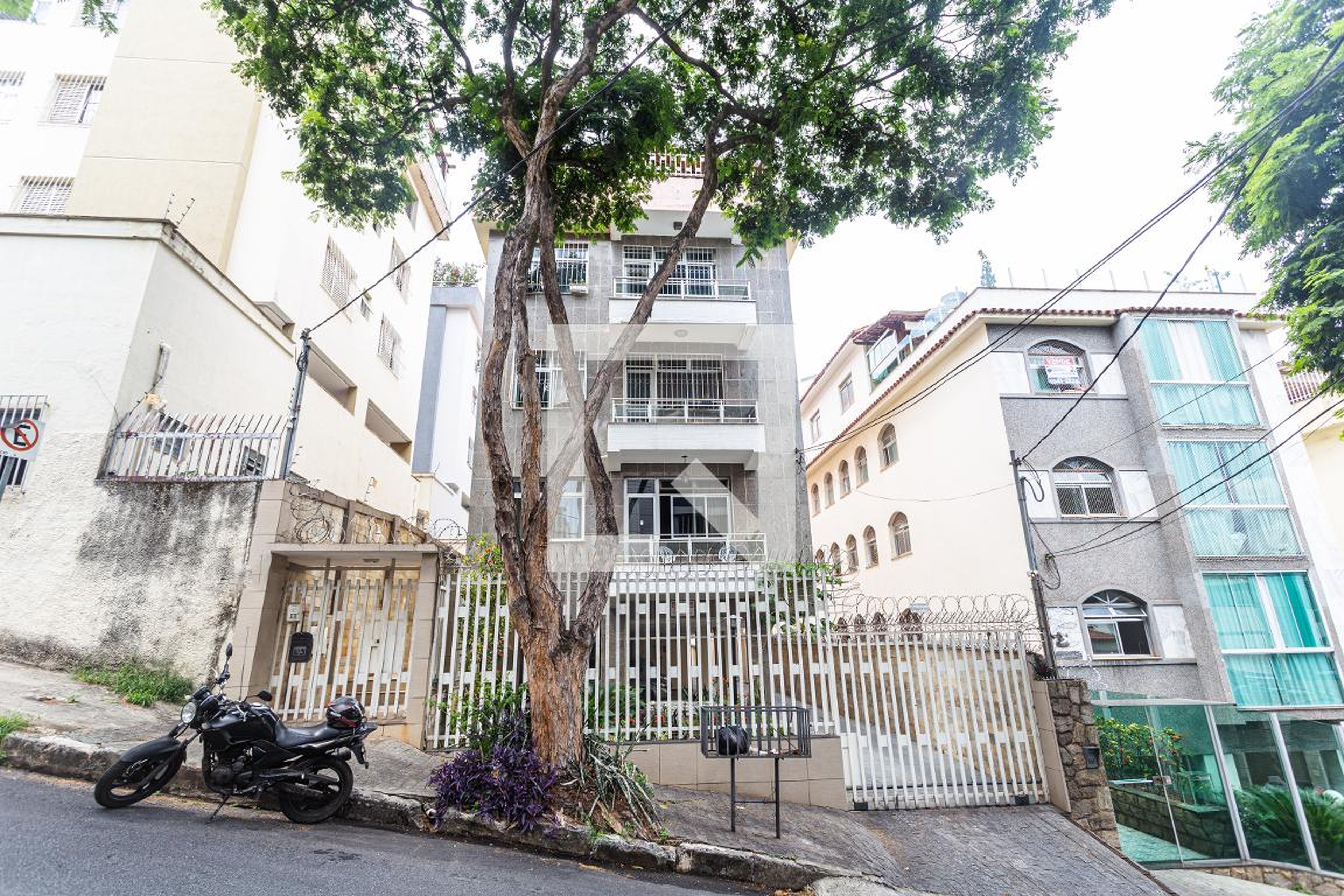 Fachada Condomínio em Rua Pitt, 688