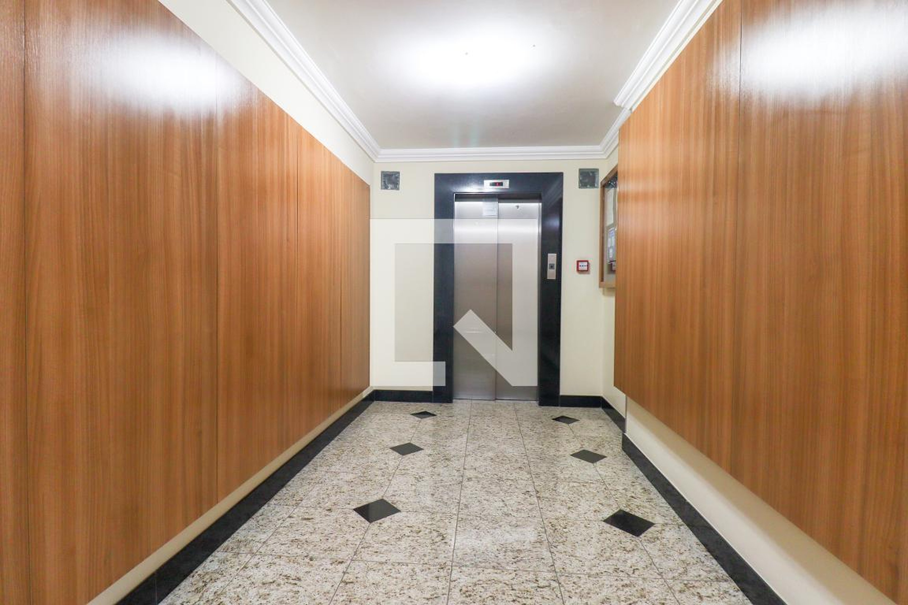 Hall Condomínio em Rua Itatiaia, 569