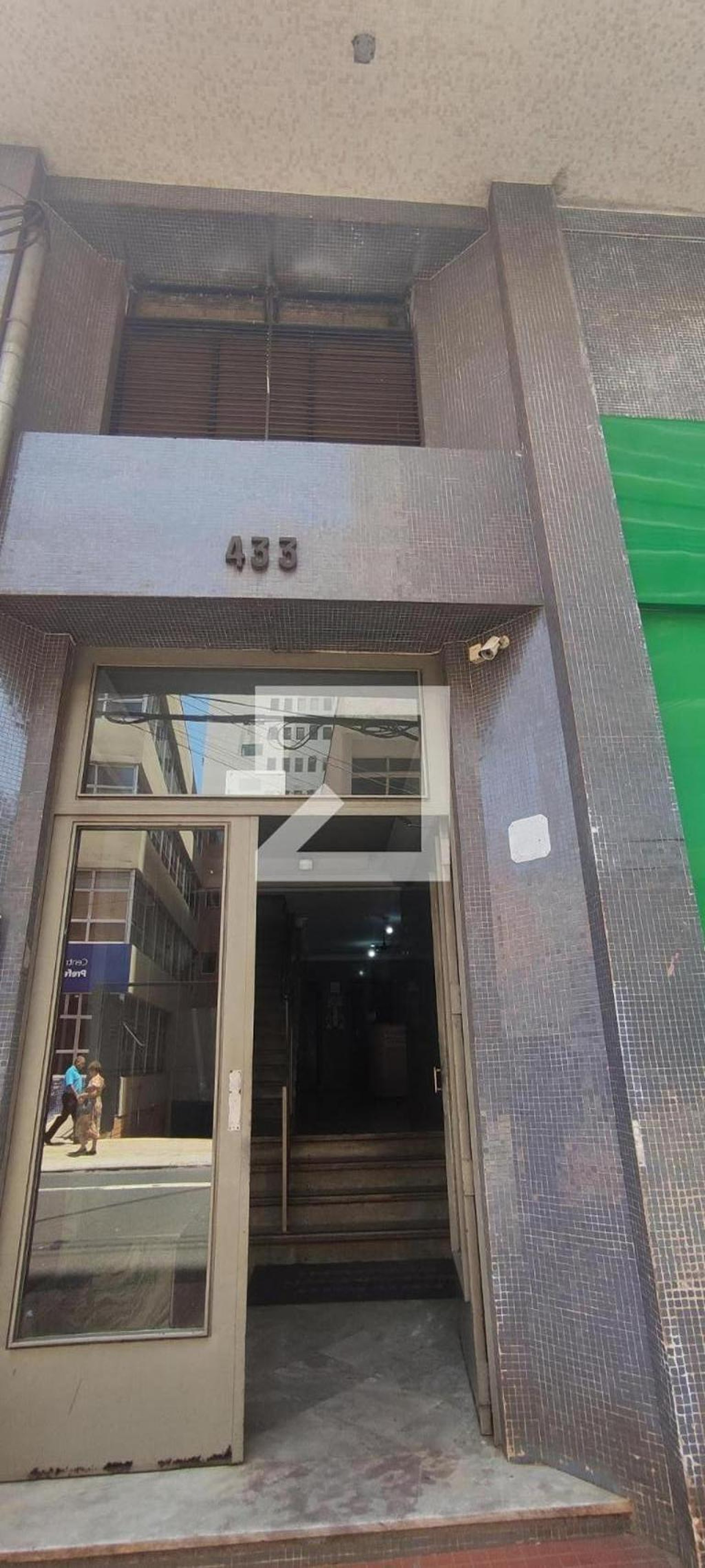 Fachada Condomínio em Rua Américo Brasiliense, 433