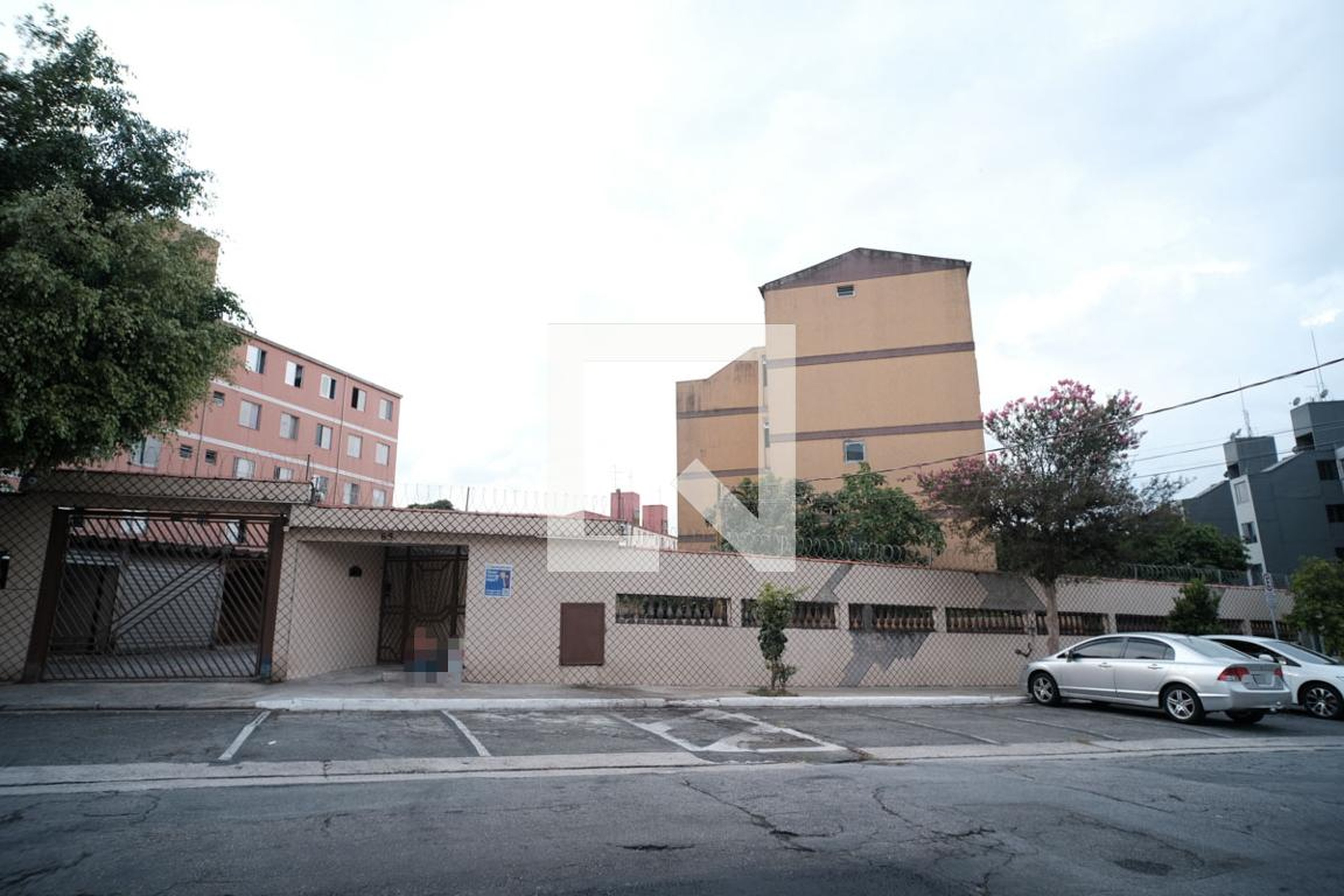 Fachada Condomínio em Rua Padre Estevão de Oliveira, 65