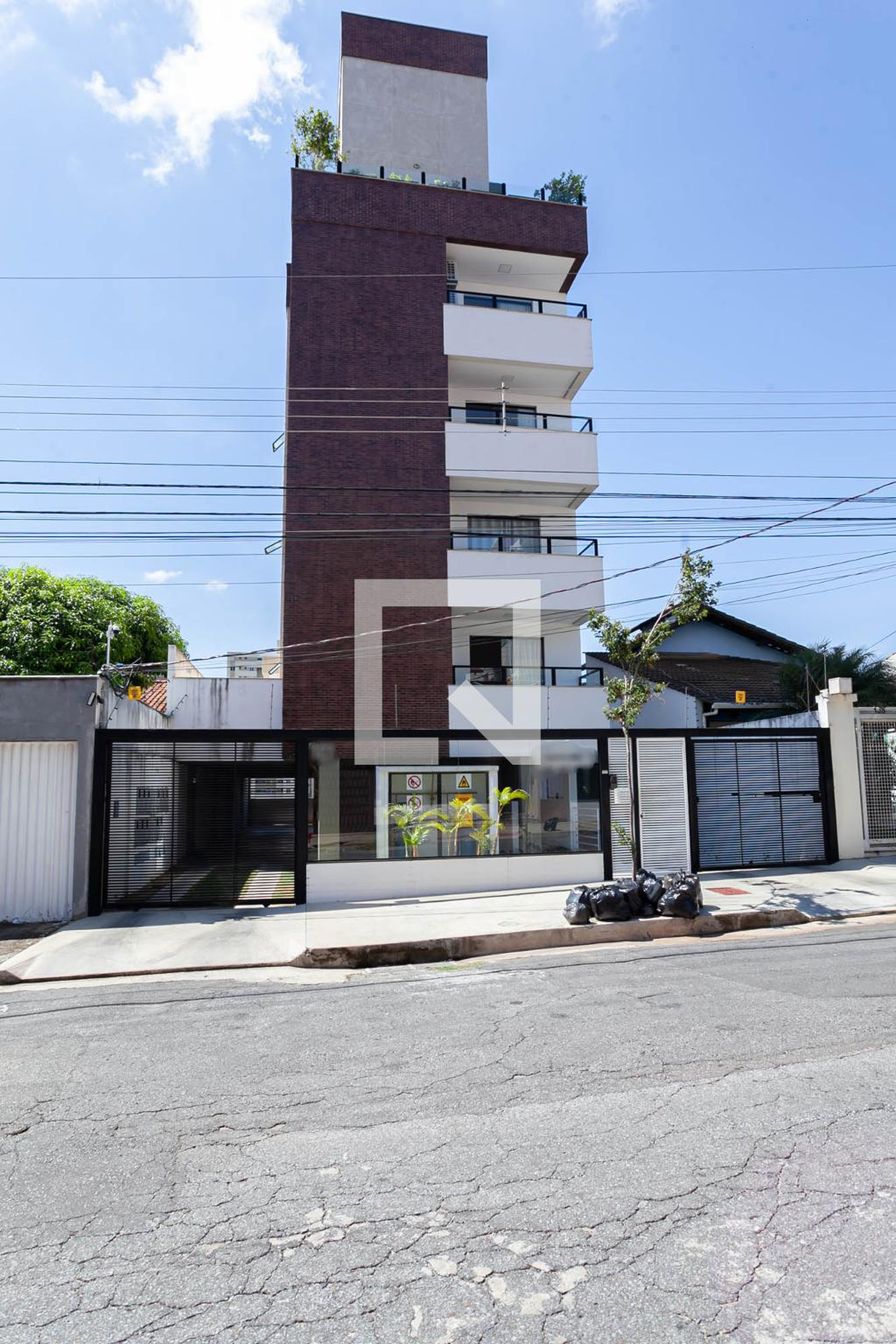 Fachada Condomínio em Rua Madre de Deus, 127