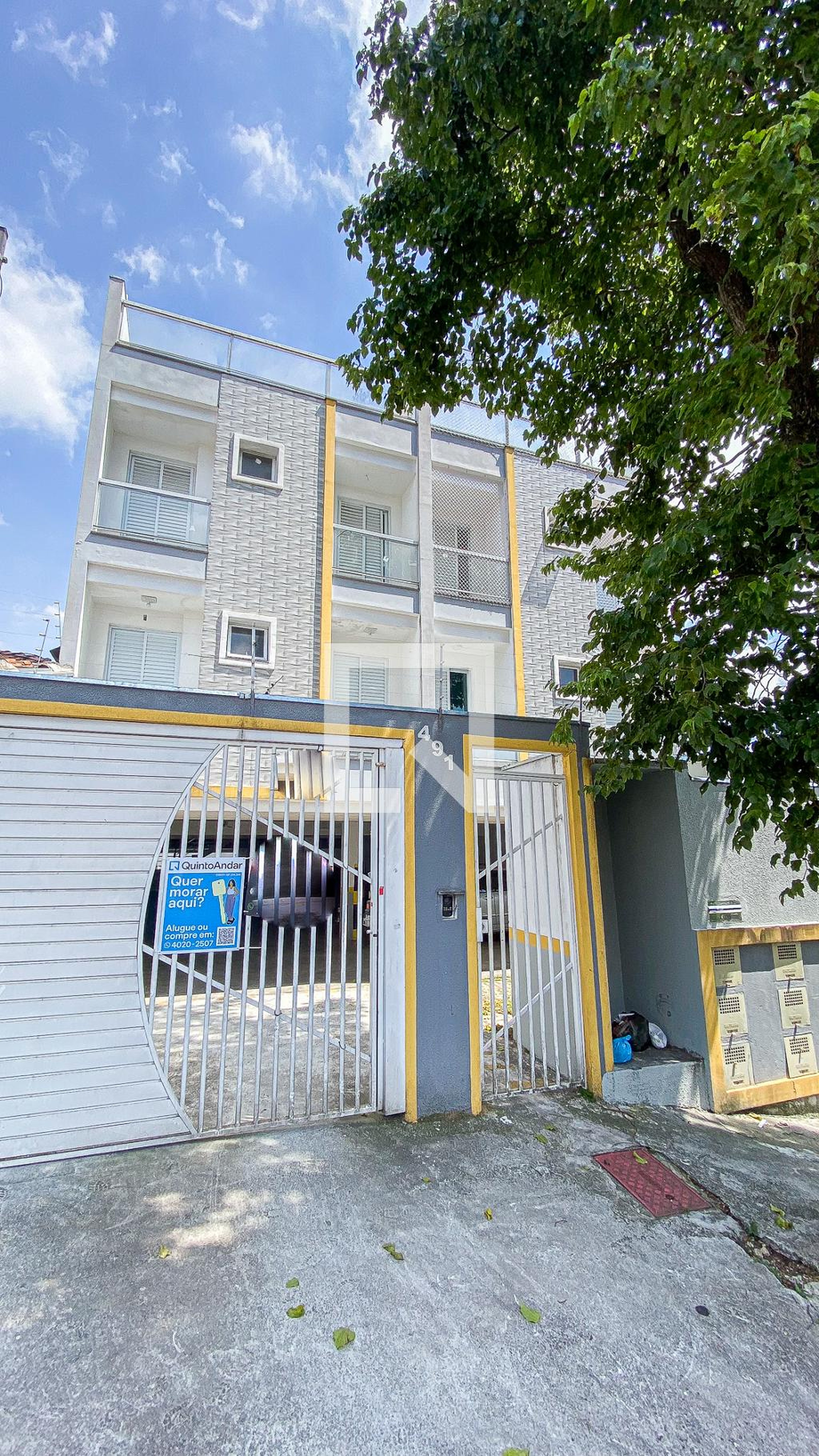 Fachada Condomínio em Rua Buri, 491