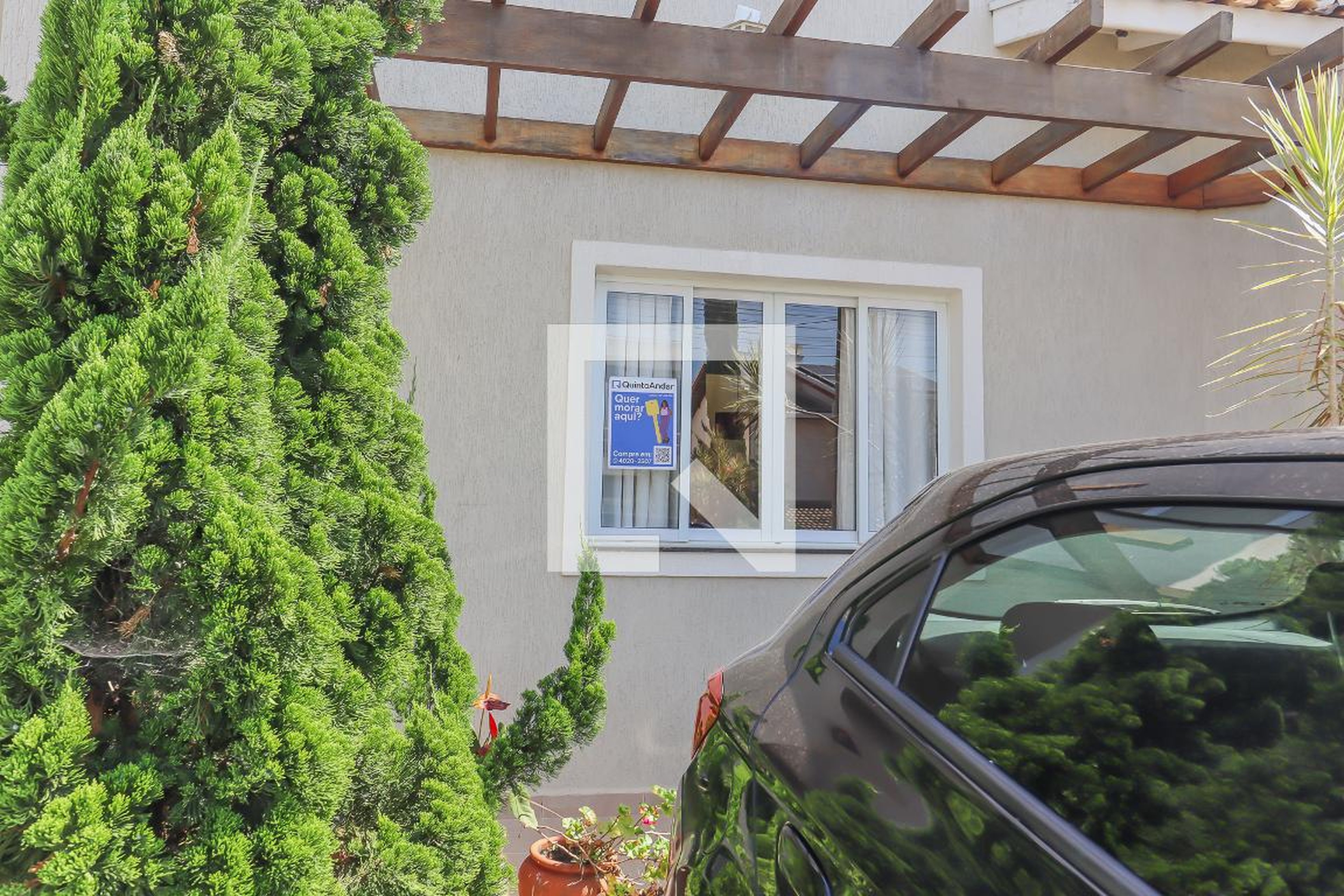 Fachada Condomínio em Rua Sinésio Poli, 111