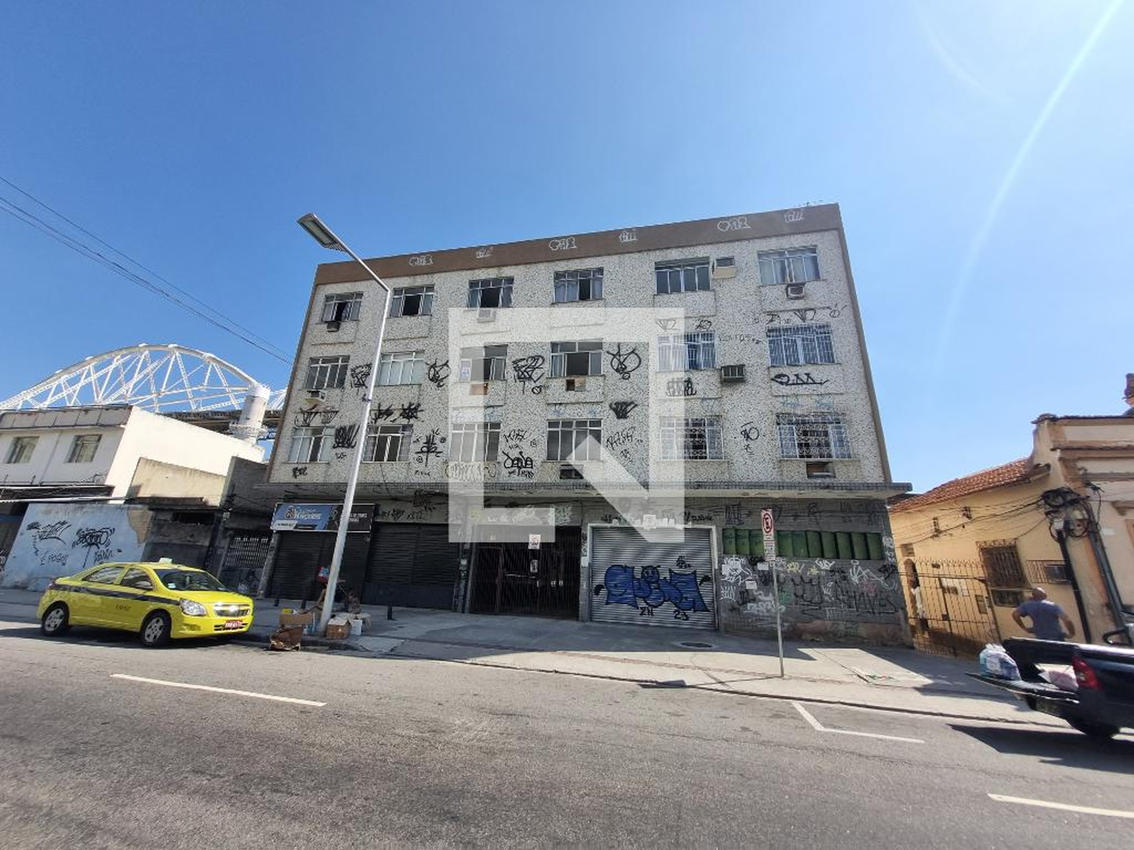 Fachada Condomínio em Rua das Oficinas Jornalista Luiz Mendes, 193