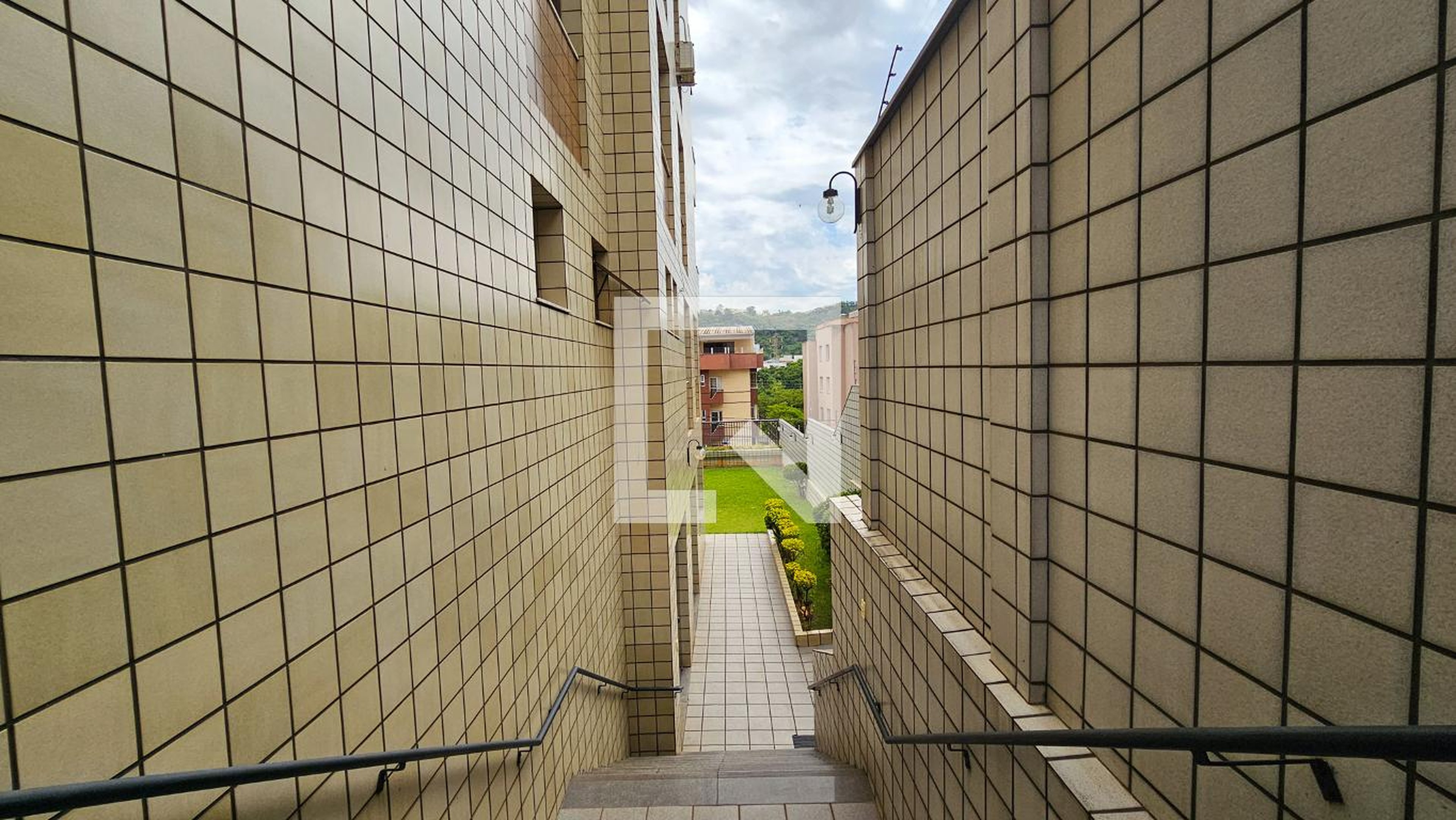Hall - null