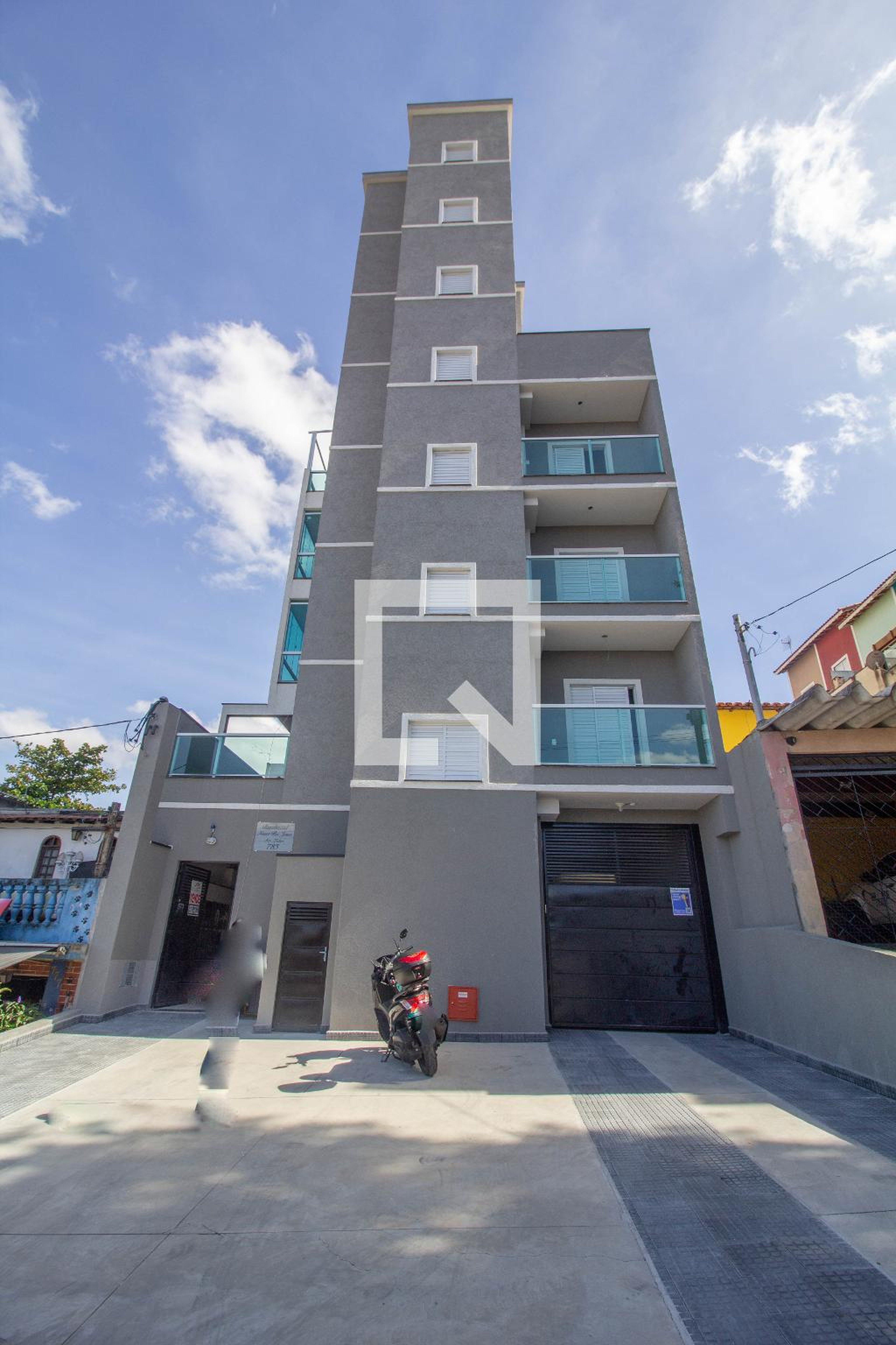 Fachada Condomínio em Avenida Líder, 785