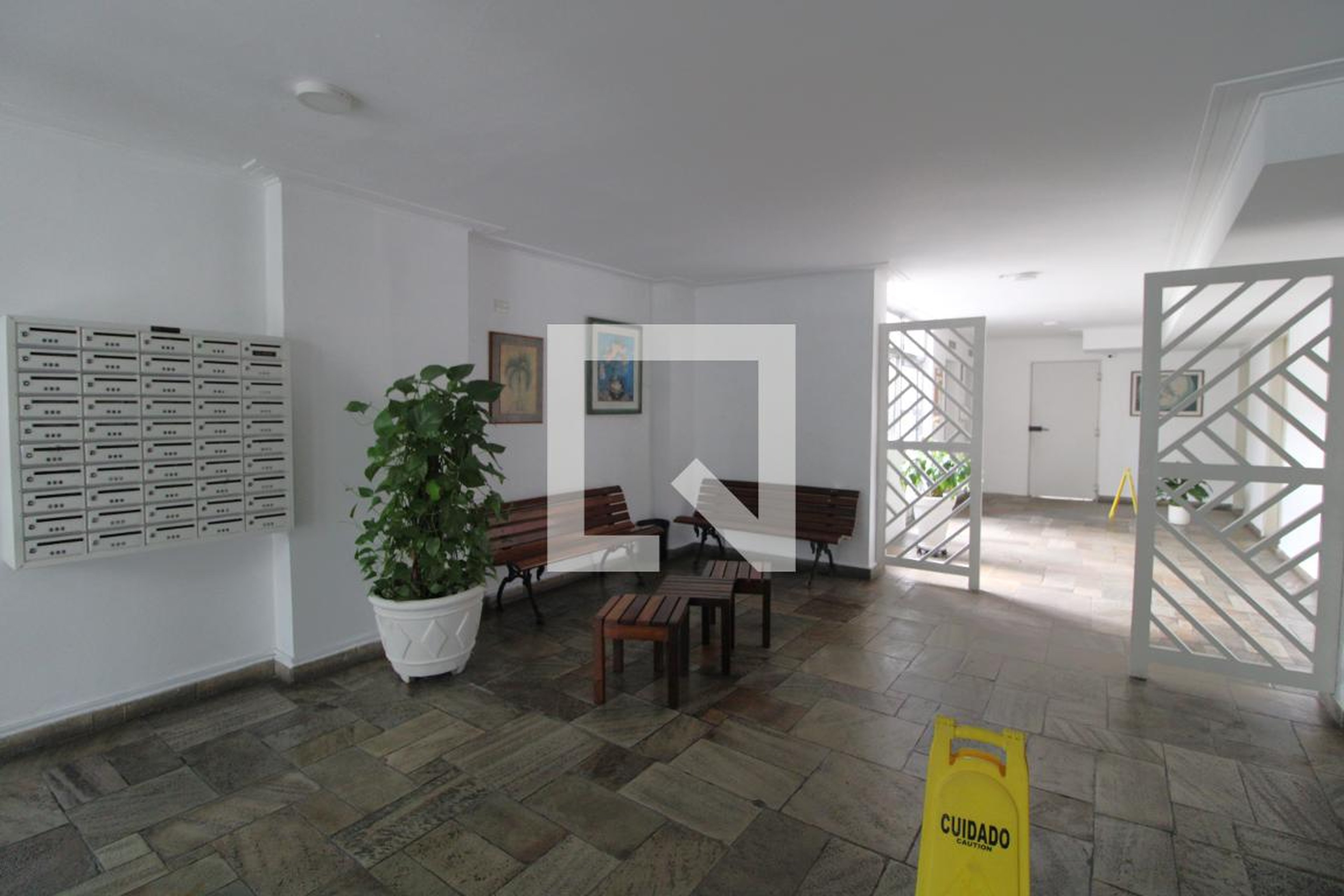 Hall - Edifício Irerê