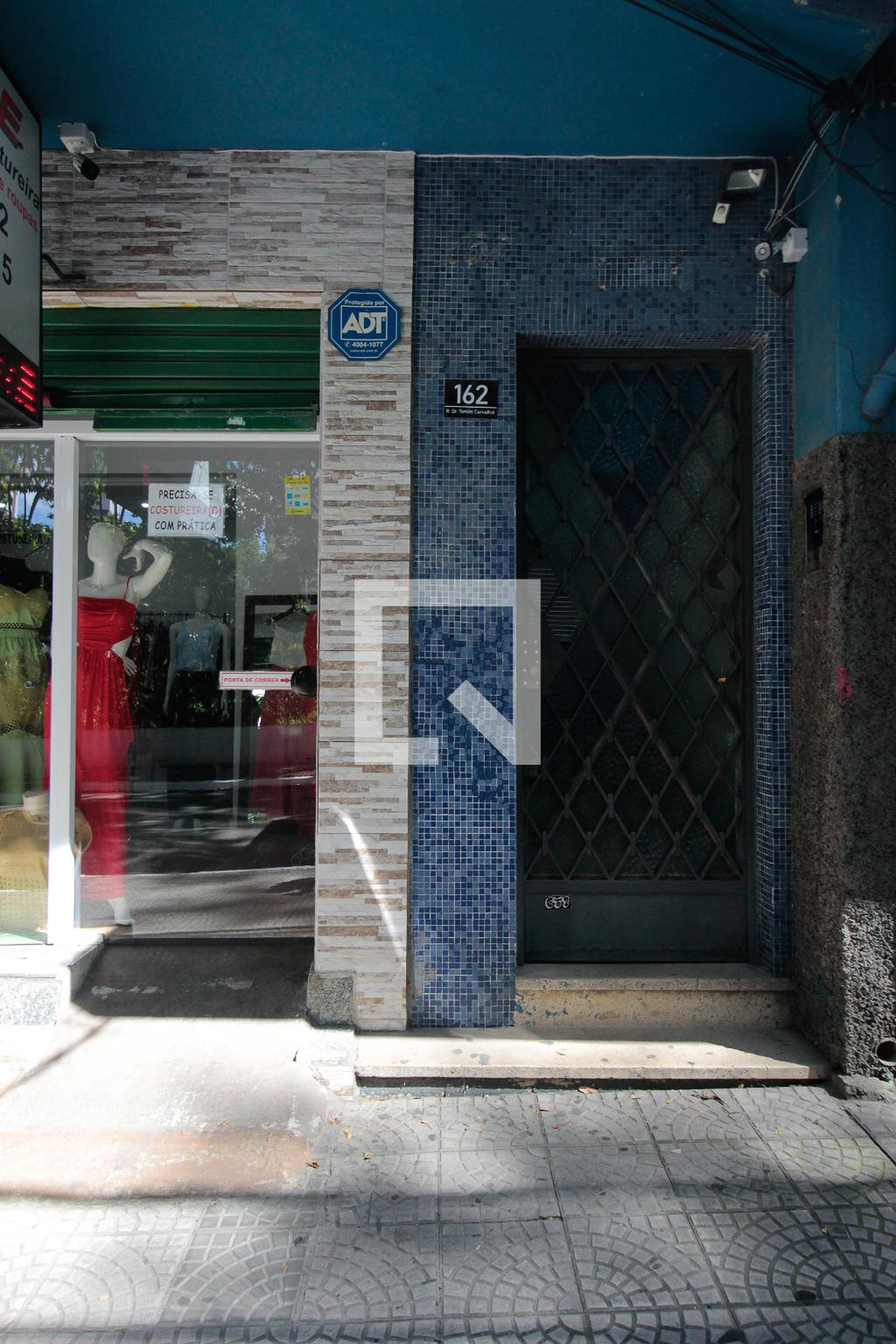 Fachada Condomínio em Rua Doutor Tomás Carvalhal, 162