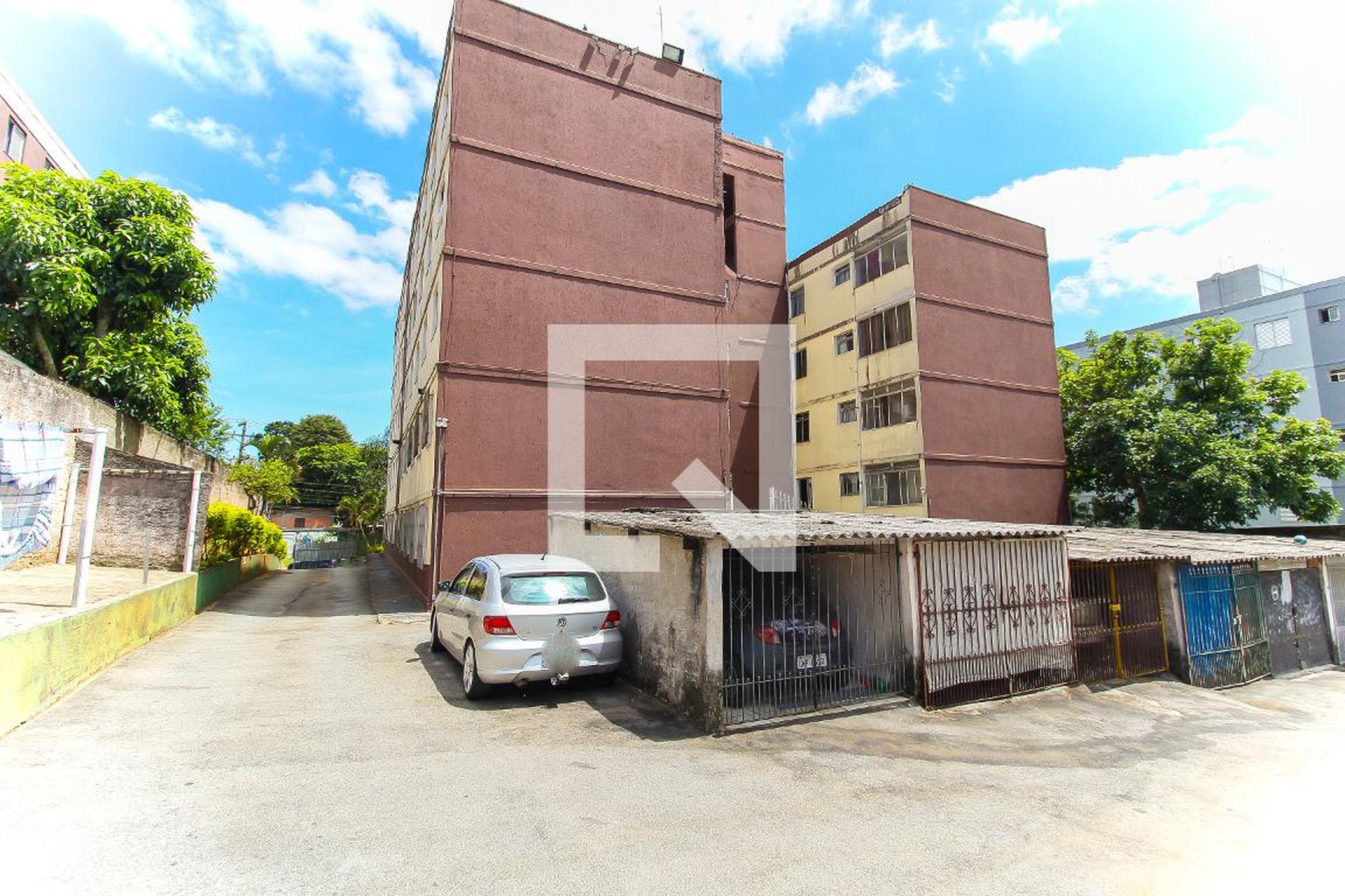 Estacionamento - Carvalhos II