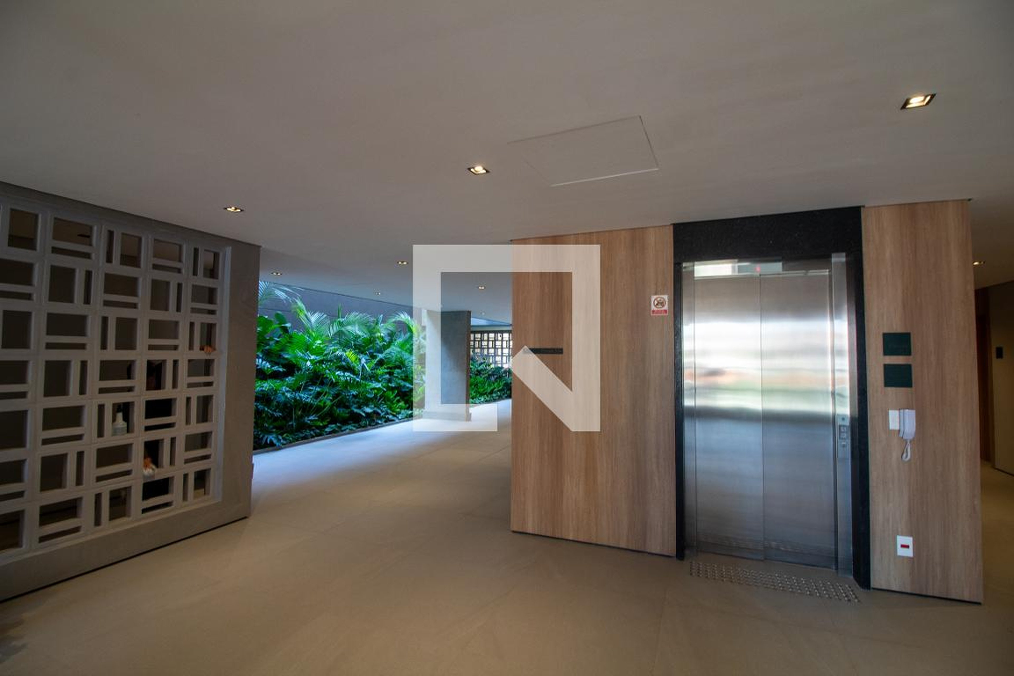 Hall Social - Gardener