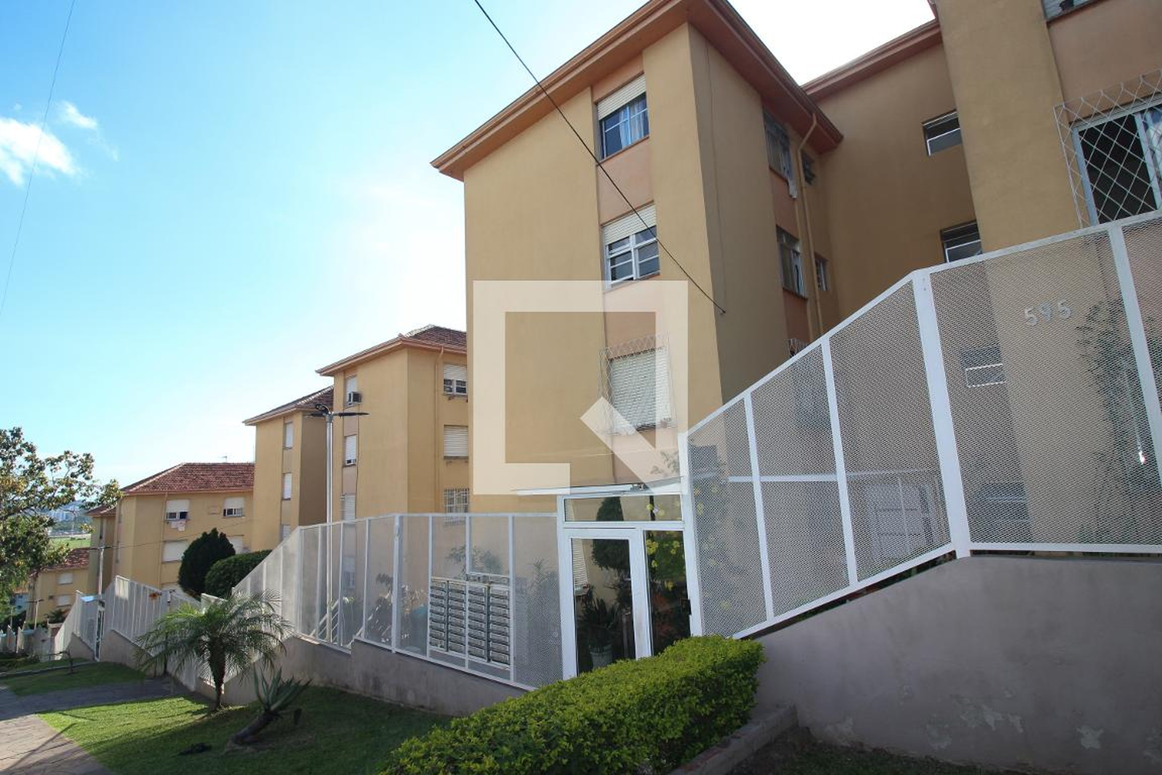 Fachada do condomínio Condomínio Conjunto Residencial Cristal