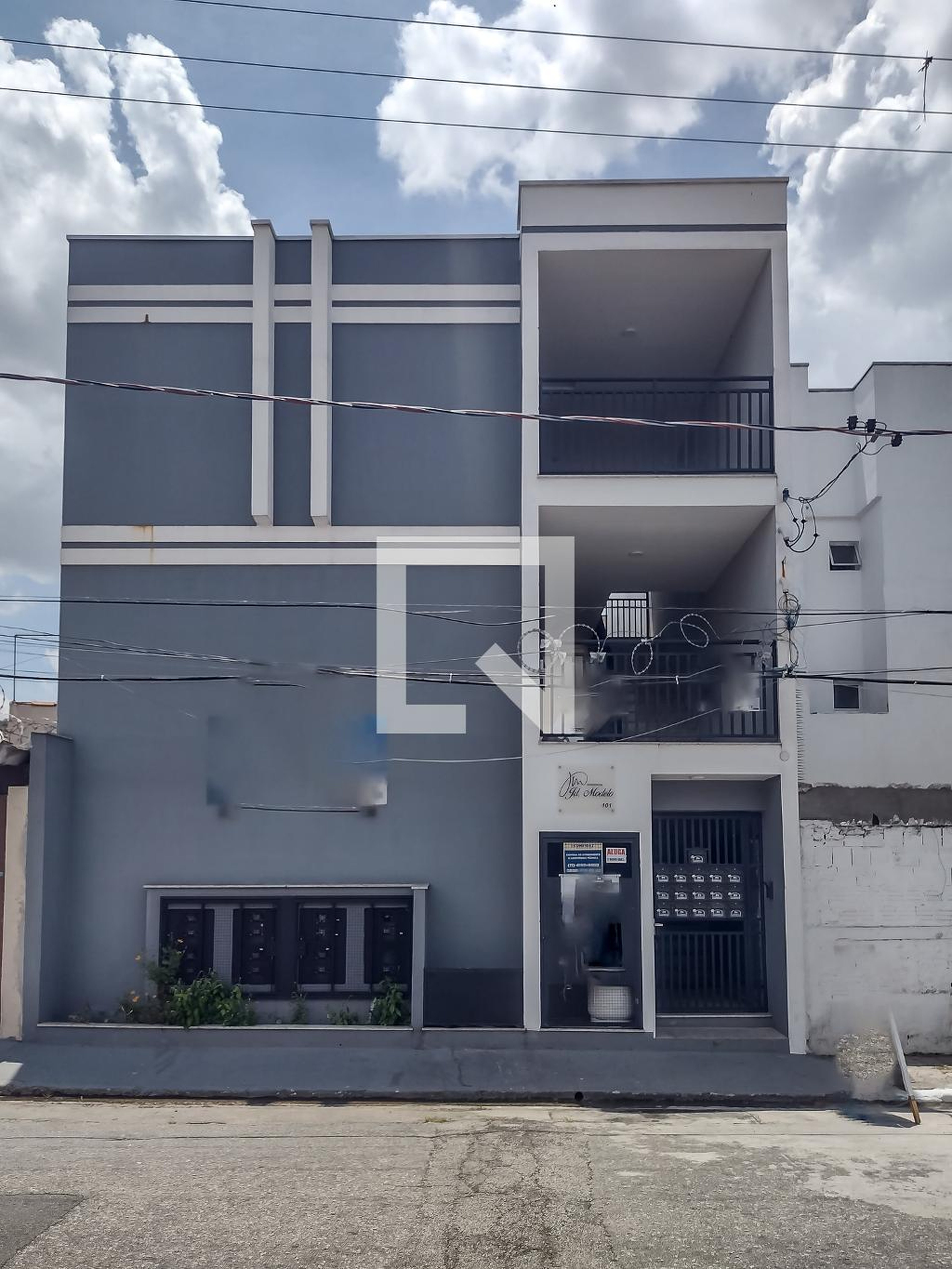 Fachada Condomínio em Rua Antonio Eduardo, 100