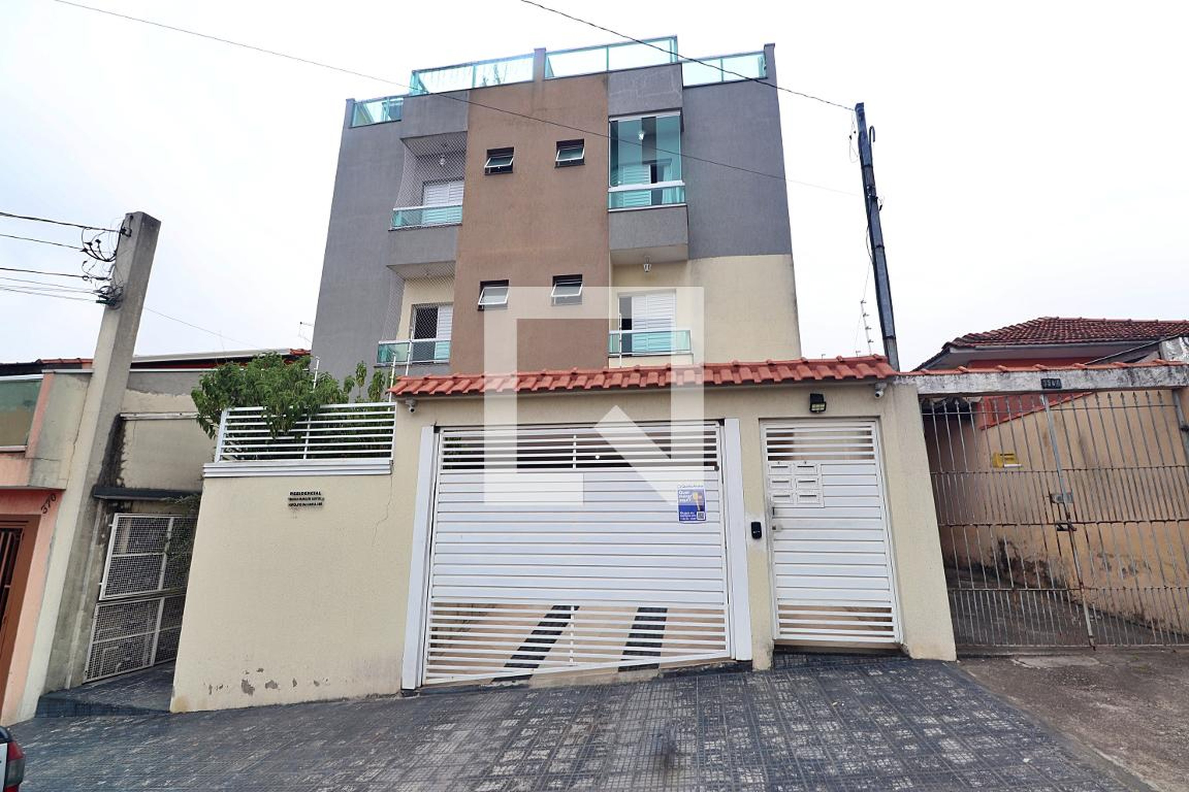 Fachada Condomínio em Rua Hipólito da Costa, 360