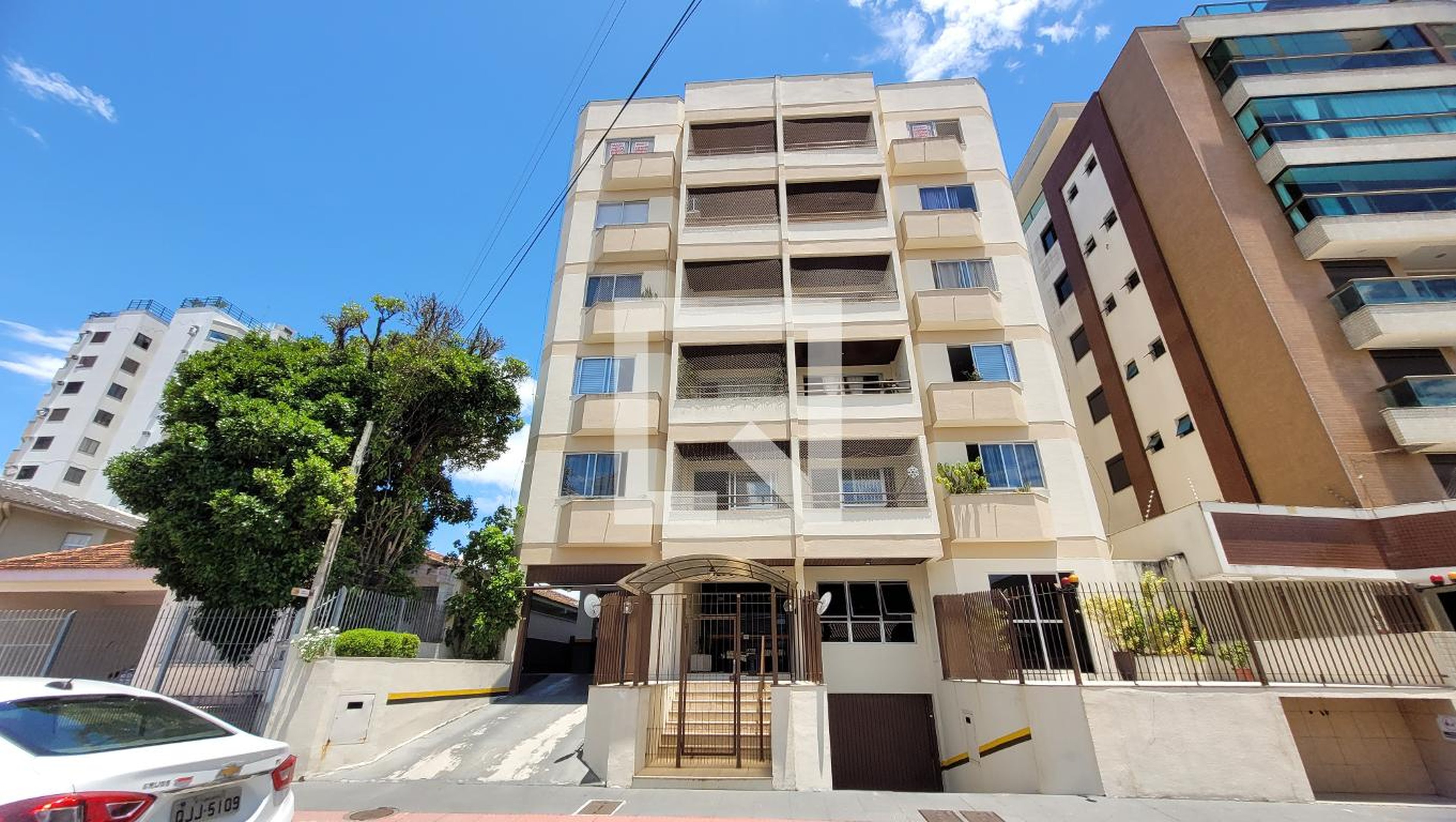 Fachada Condomínio em Rua Professor João José Cabral, 207