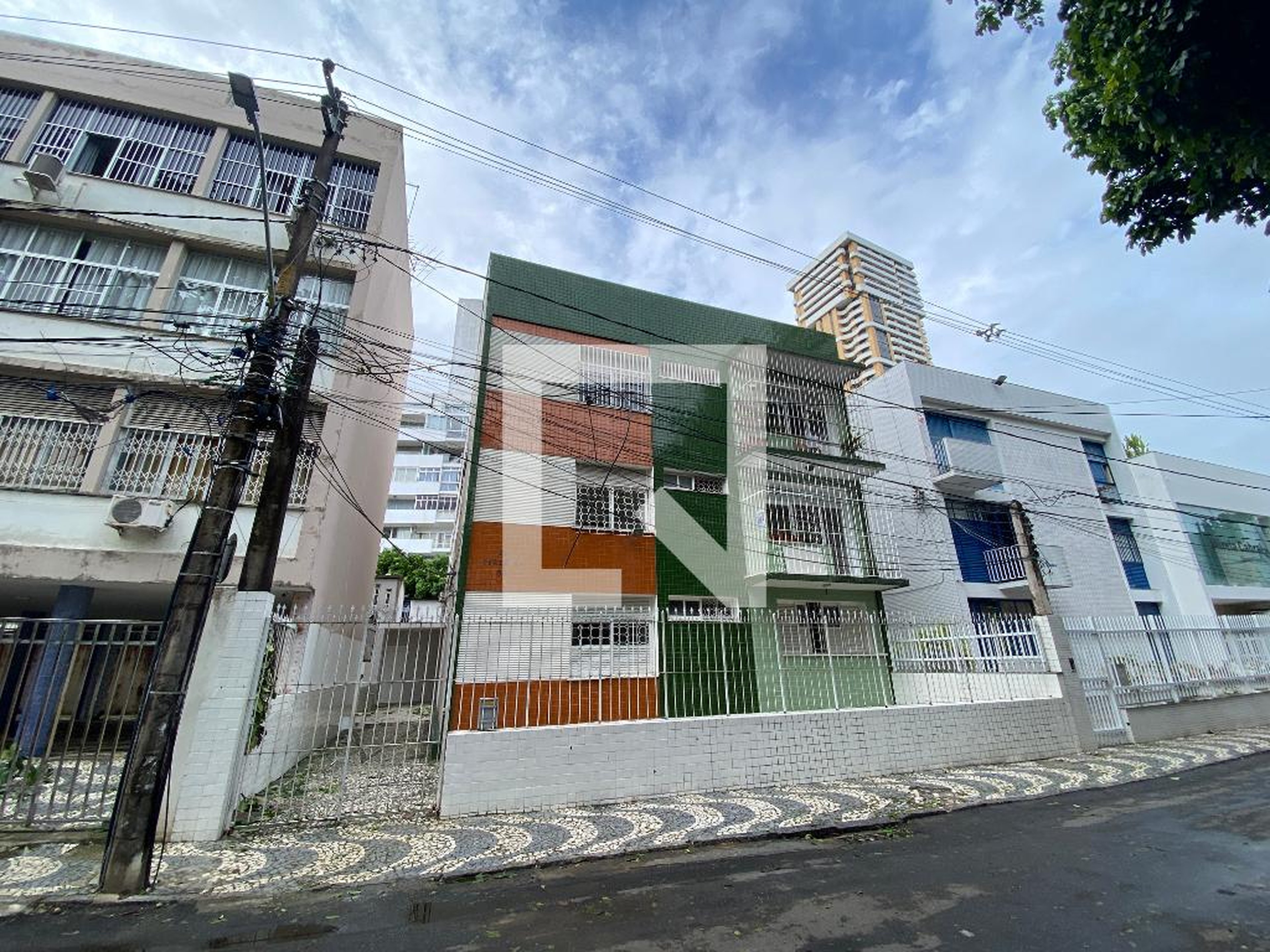 Fachada Condomínio em Rua Doutor Chrysippo de Aguiar, 59