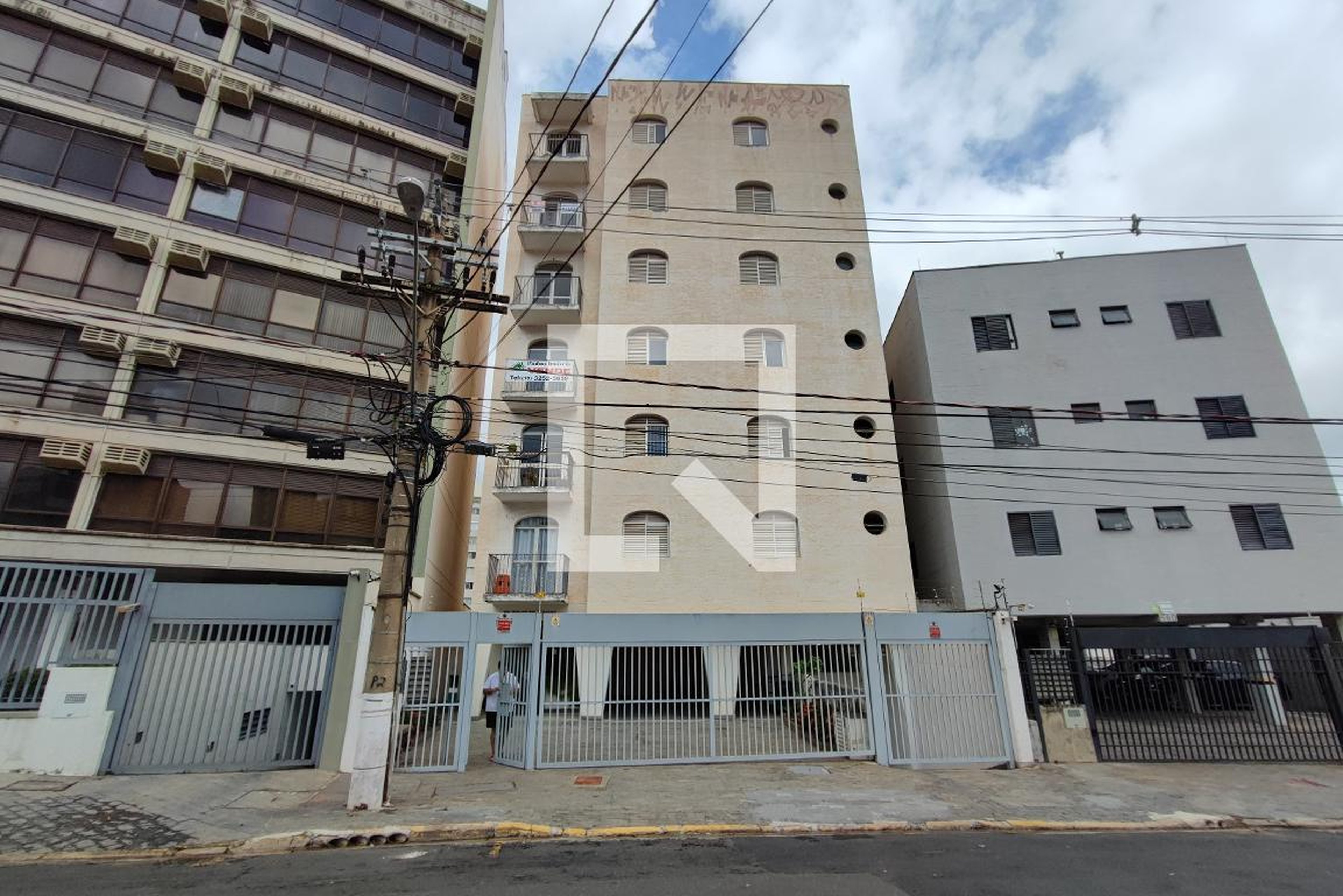 Fachada do Condomínio Edifício Solar do Paraíso