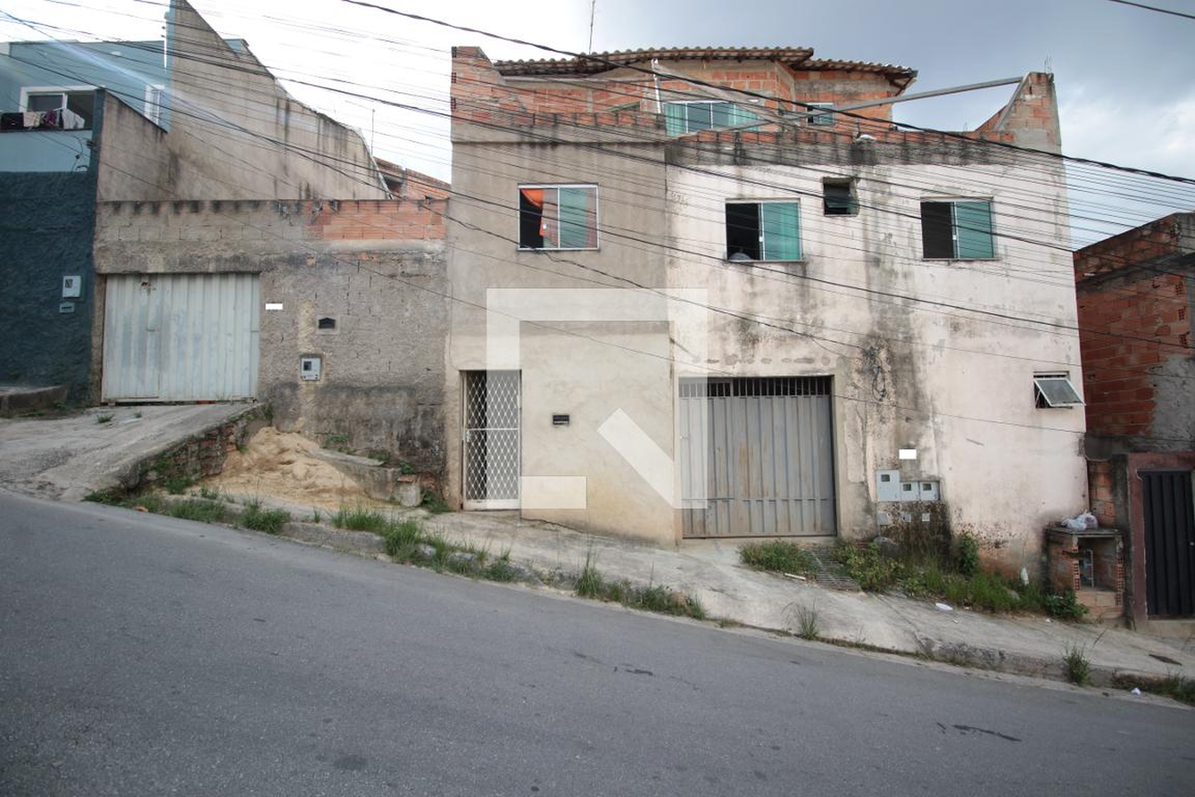 Fachada Condomínio em Rua Canela, 176