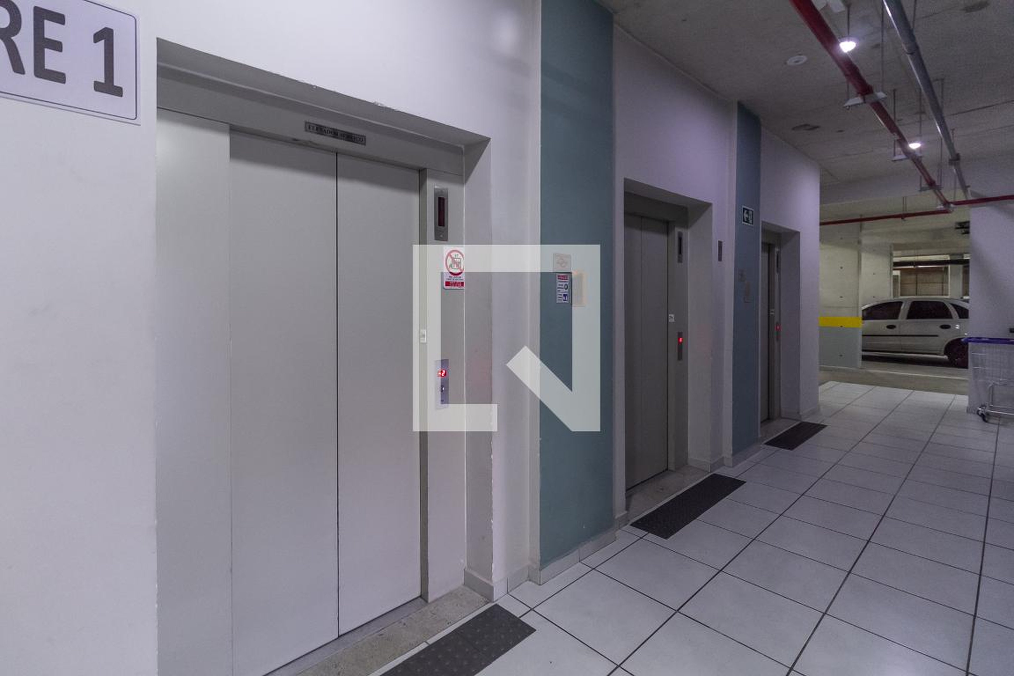 Elevador Condomínio Dez Anhaia Mello