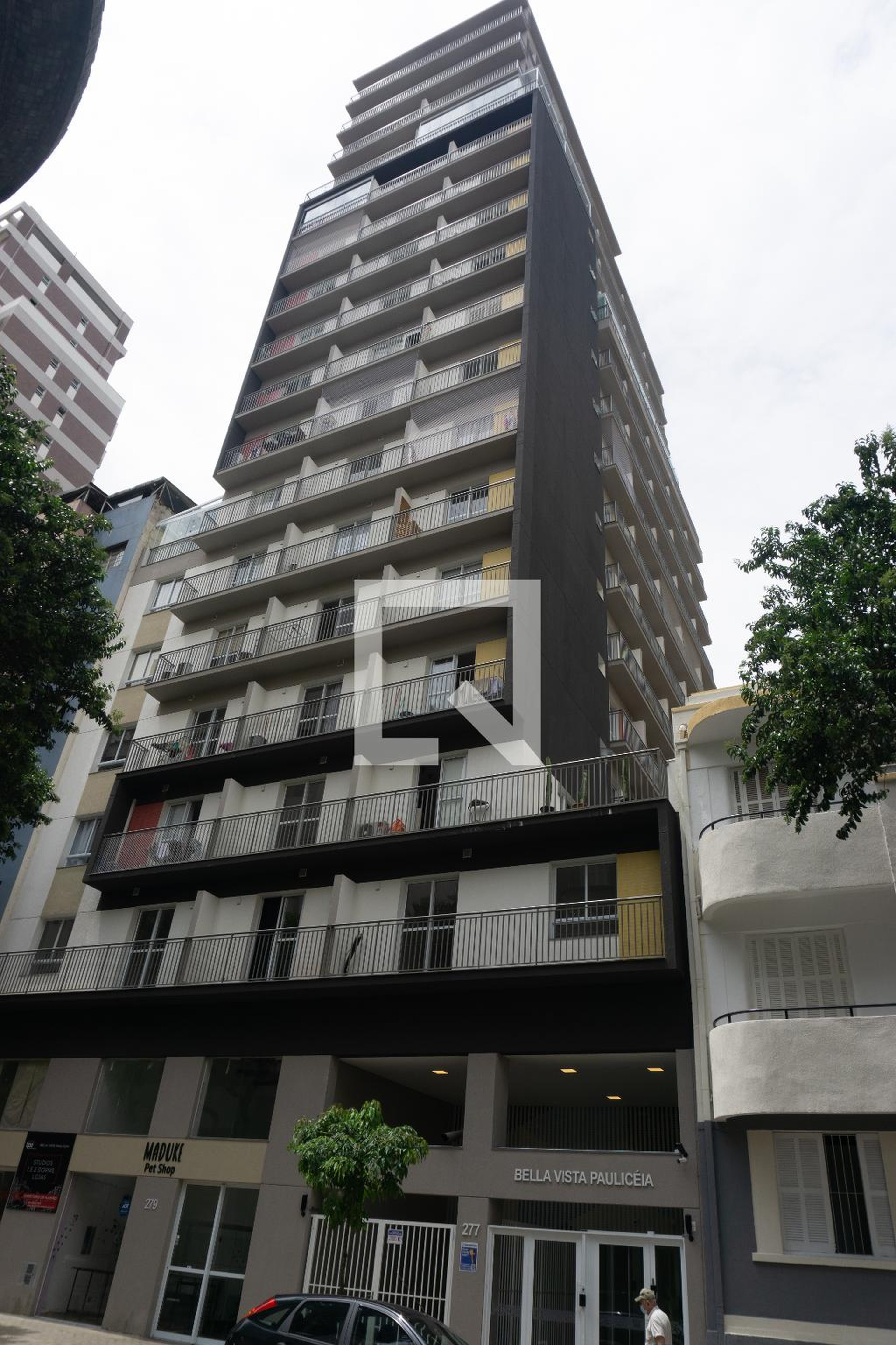 Fachada Condomínio em Rua Francisca Miquelina, 227