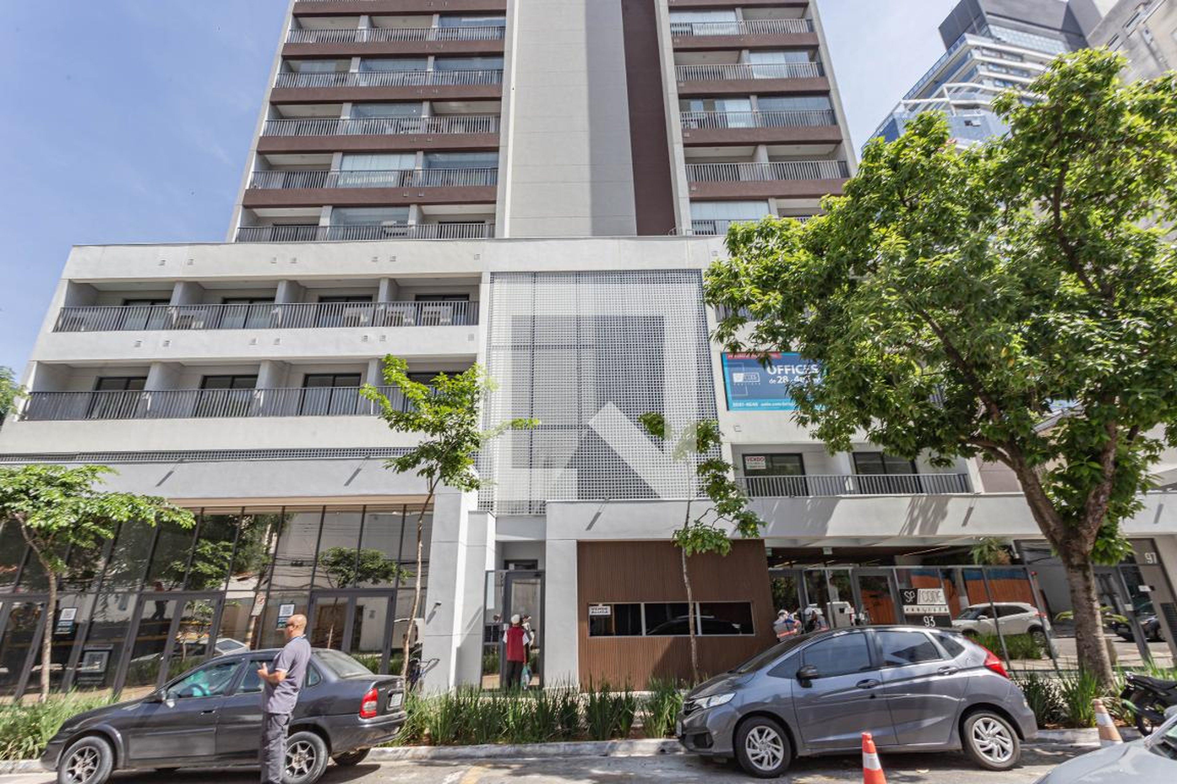 Fachada Condomínio em Rua Correia Dias, 77