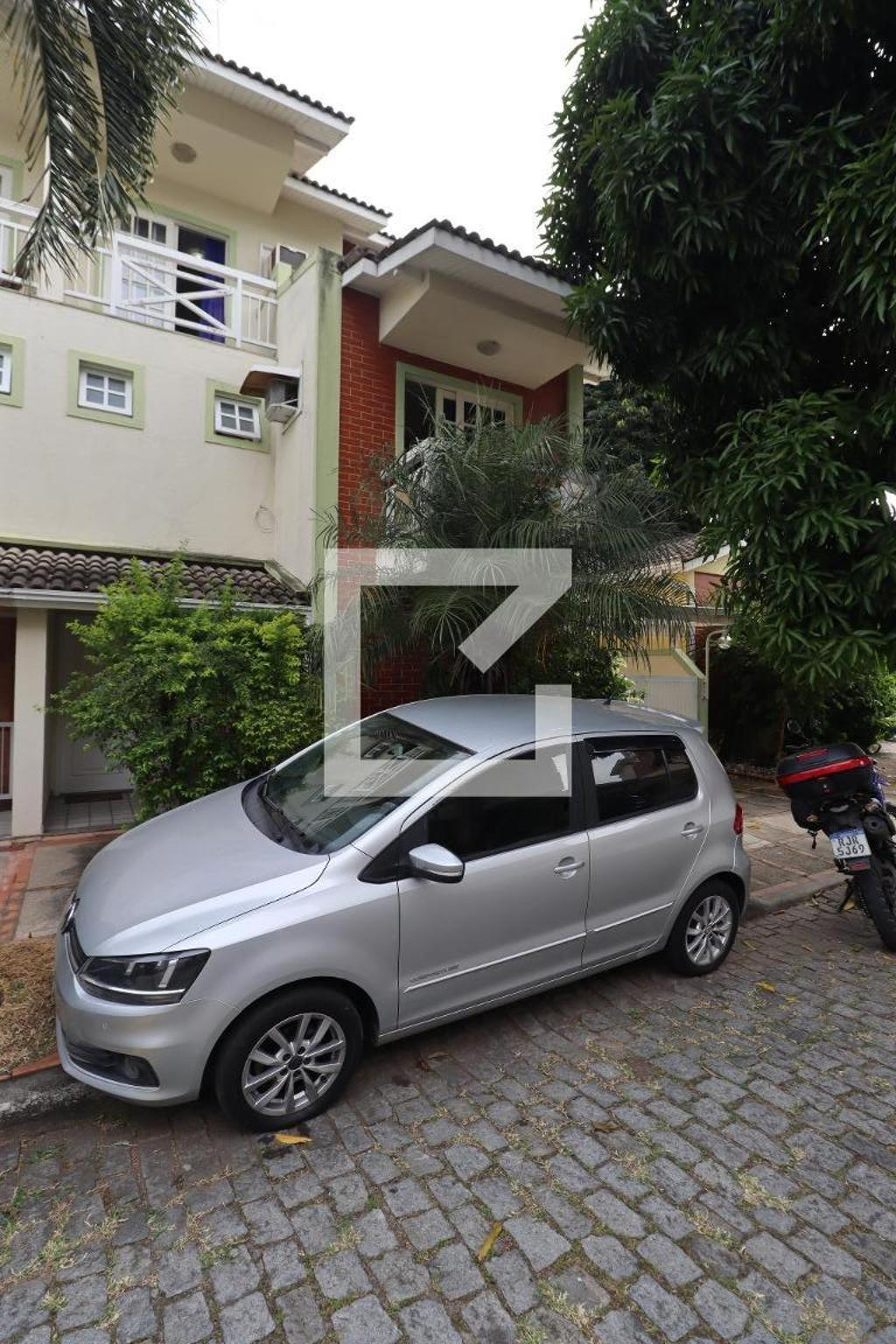 Fachada Condomínio em Rua Itapuca, 169