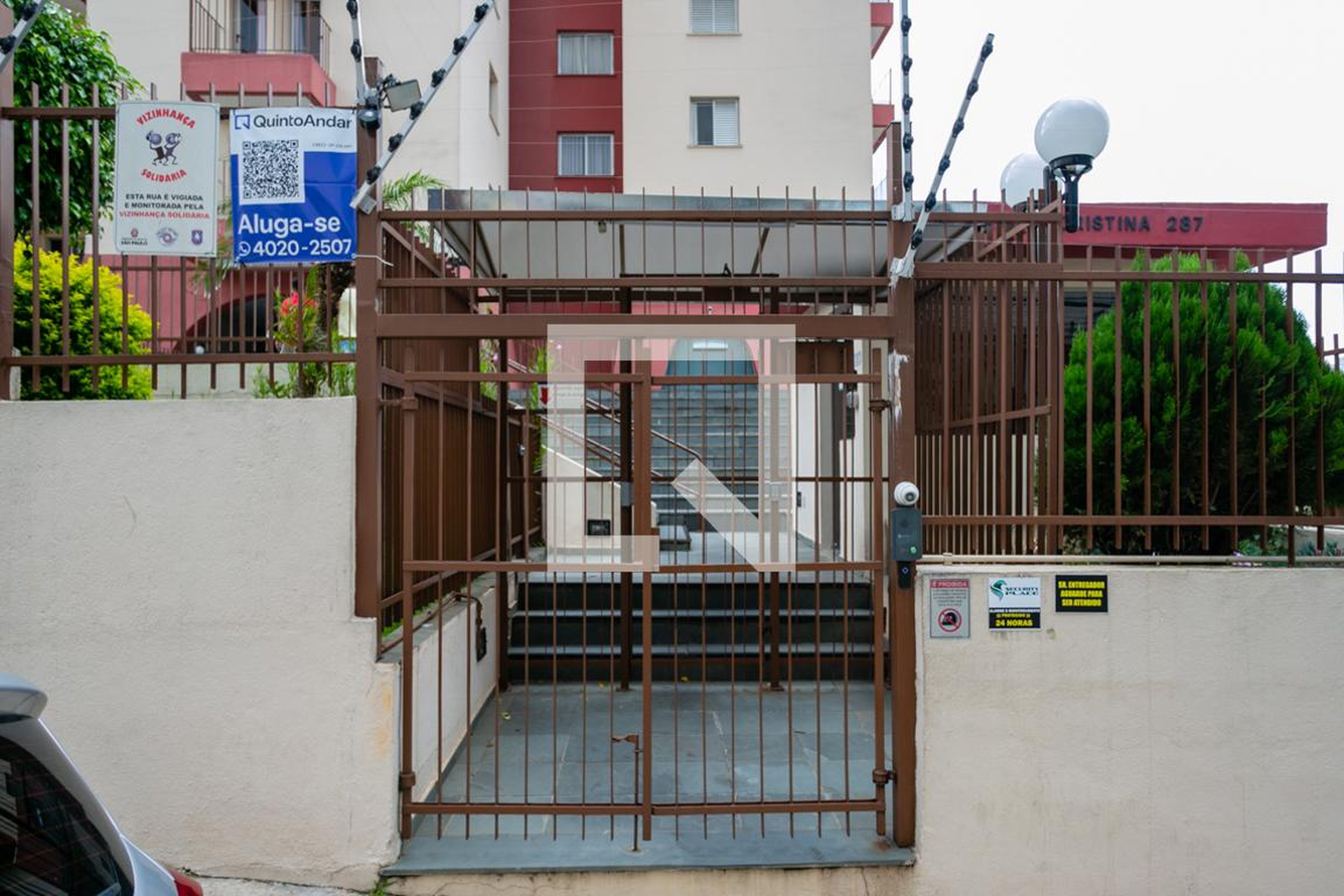 Fachada do condomínio Edifício Rainha Cristina