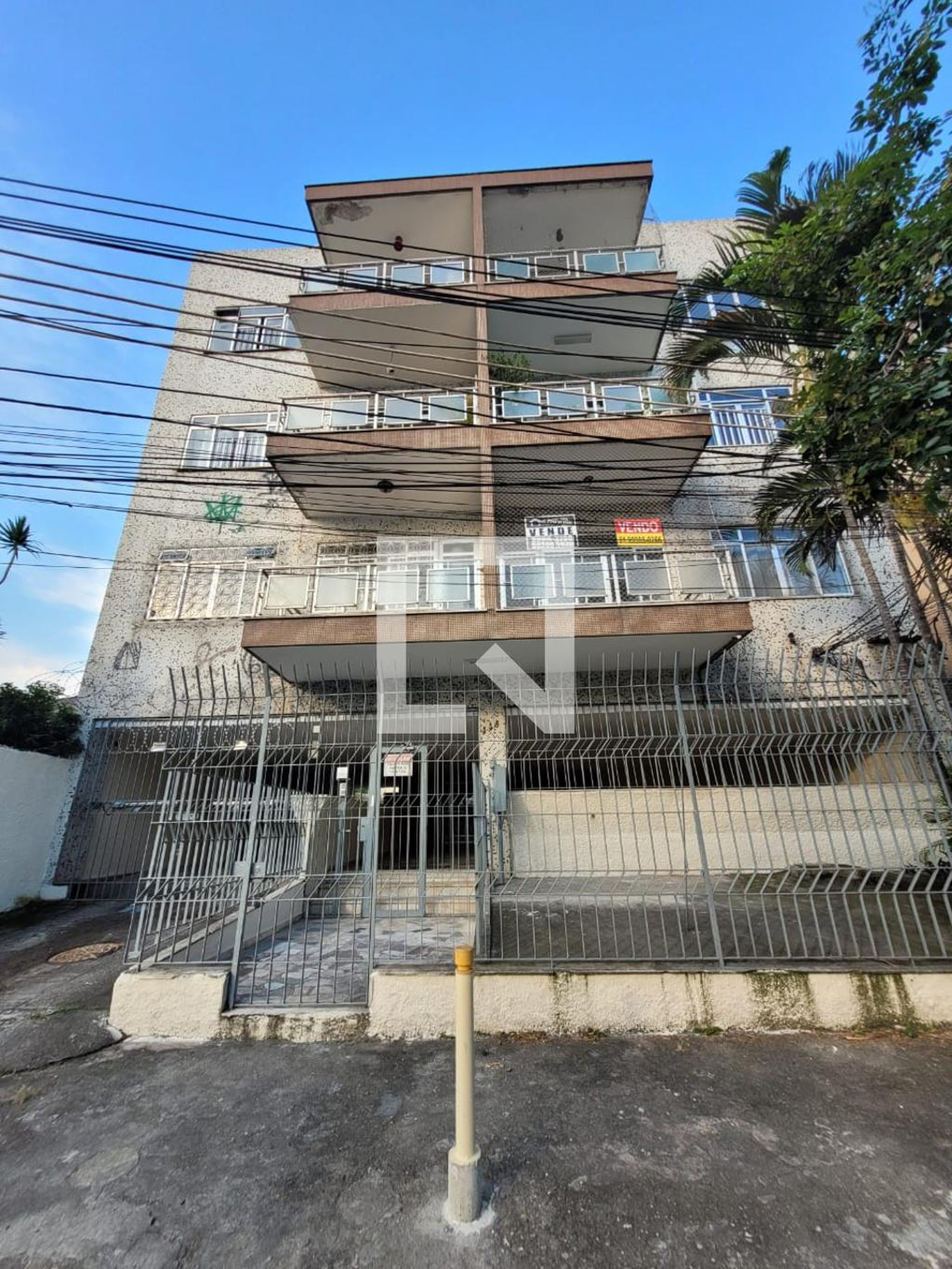 Fachada Condomínio em Rua Capitão Macieira, 336