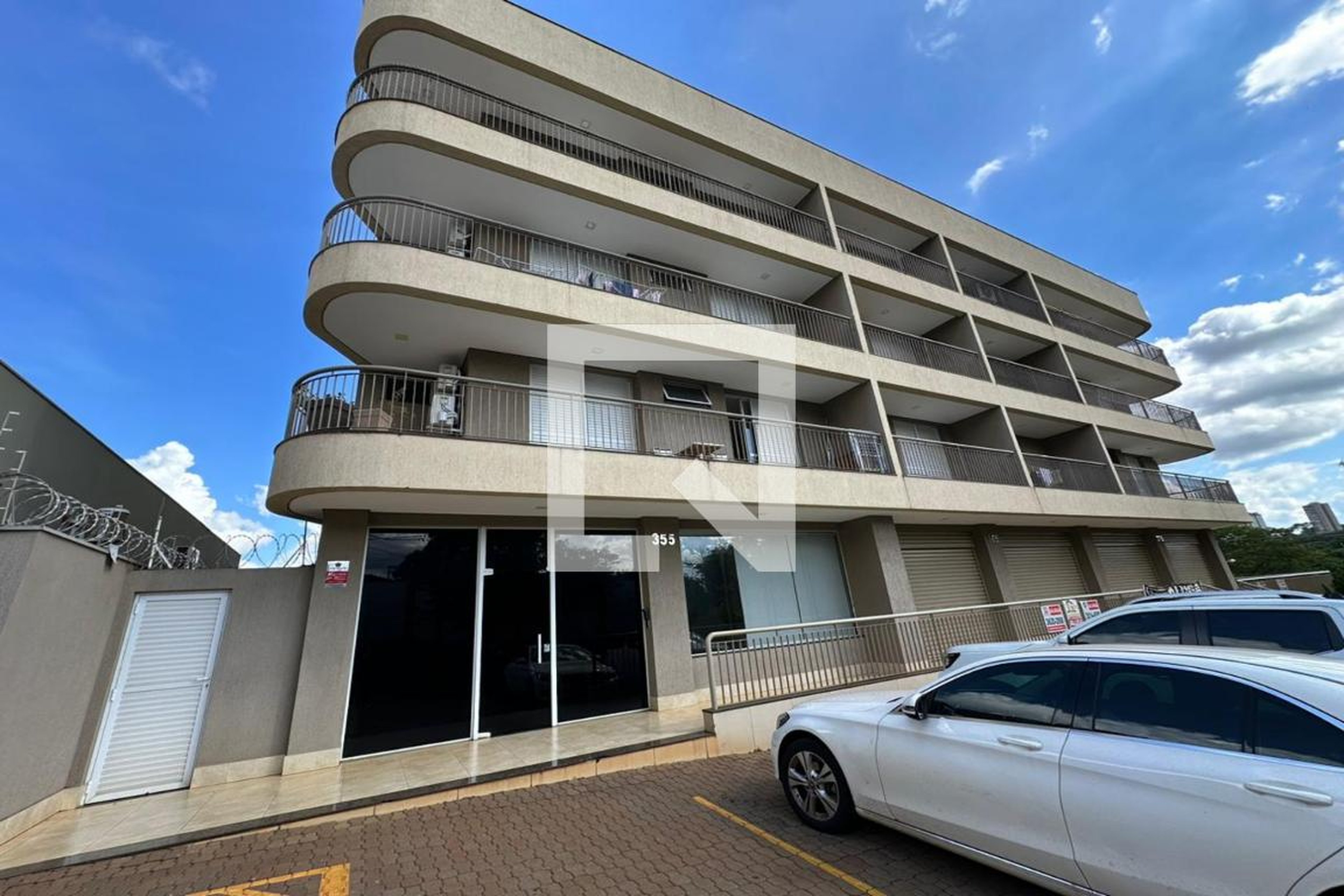 Fachada Condomínio em José Ferreira da Costa, 355