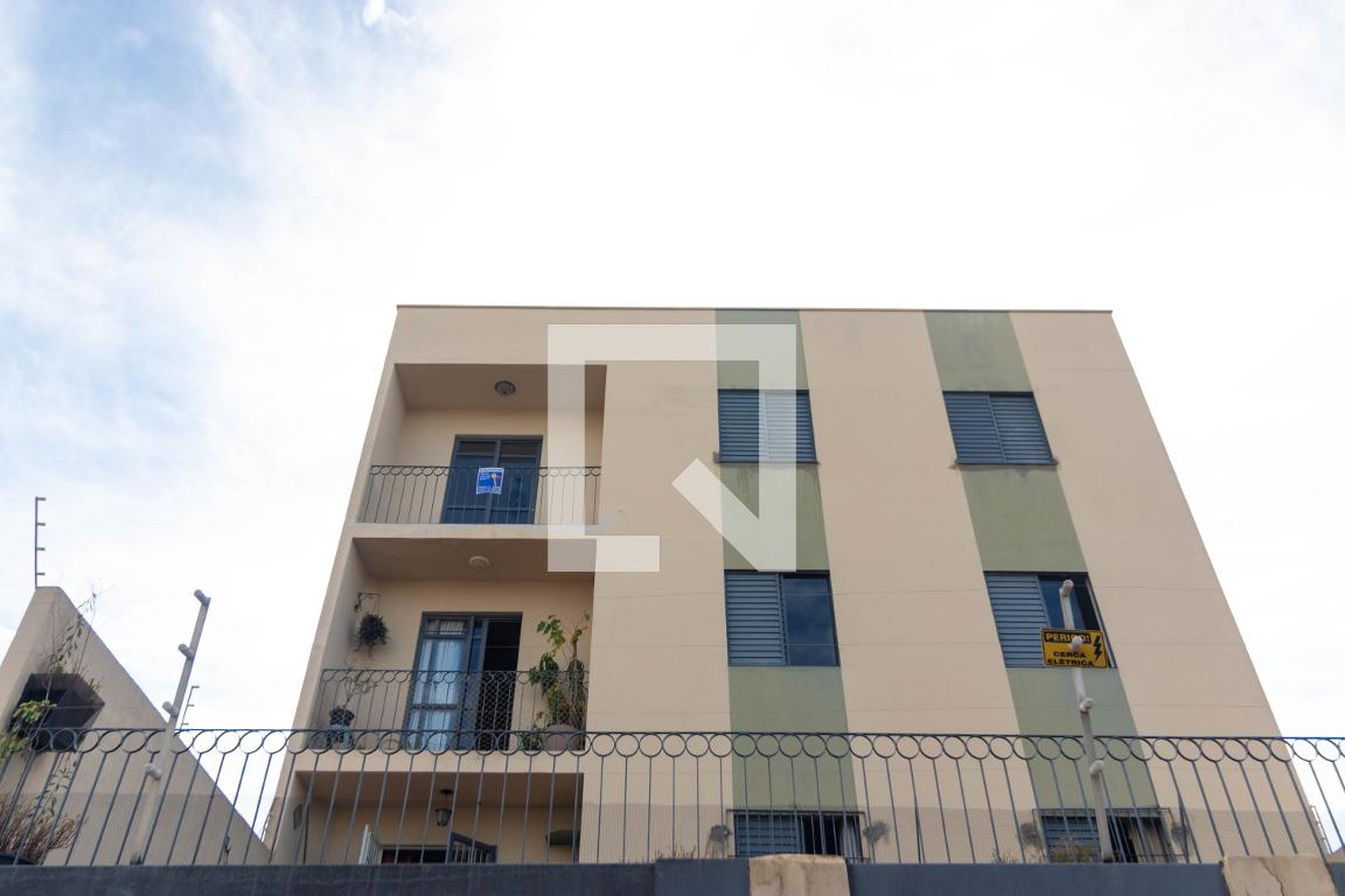 Fachada Condomínio em Rua Irmã Maria de Santa Paula Terrier, 143