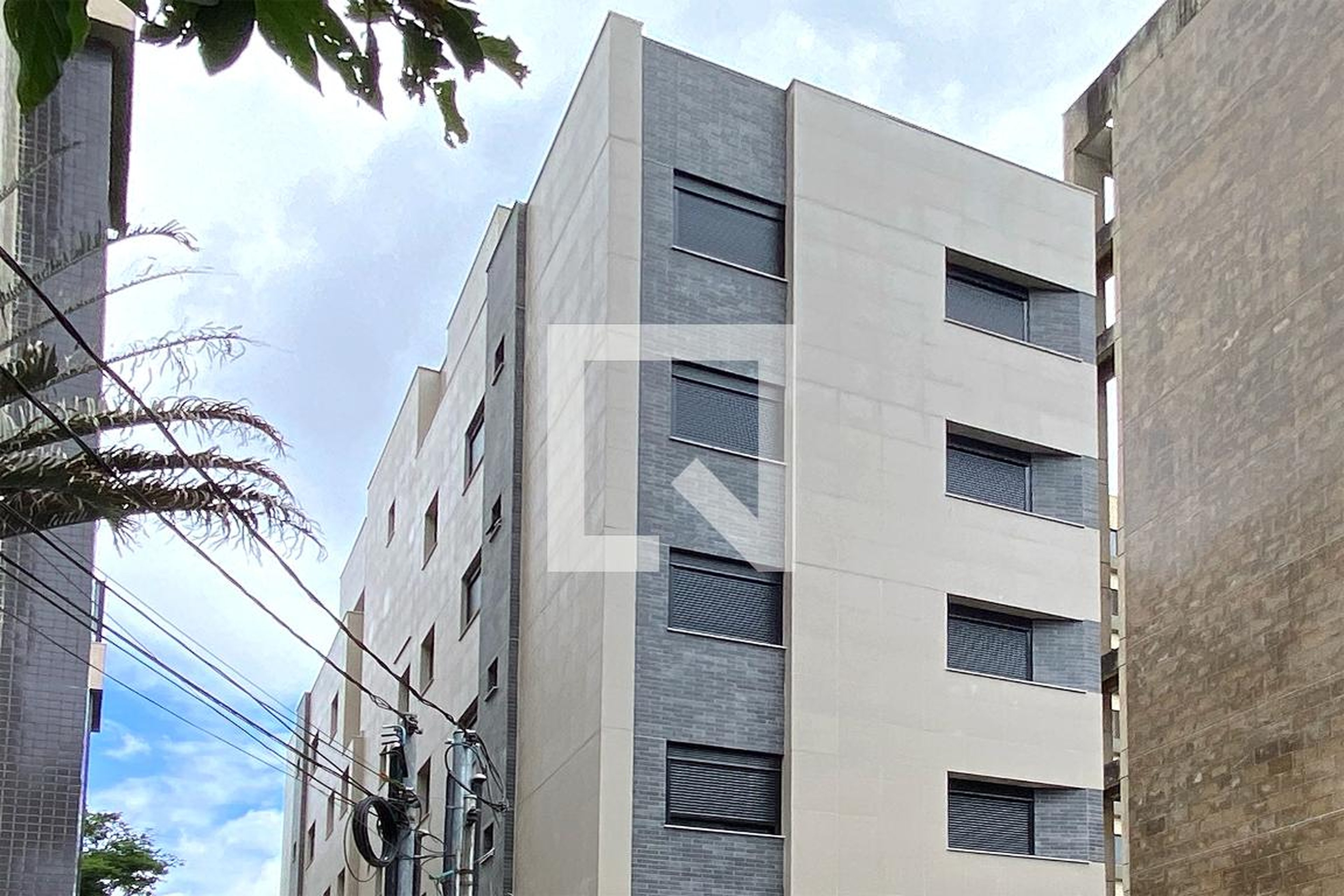Fachada Condomínio em Rua Califórnia, 380
