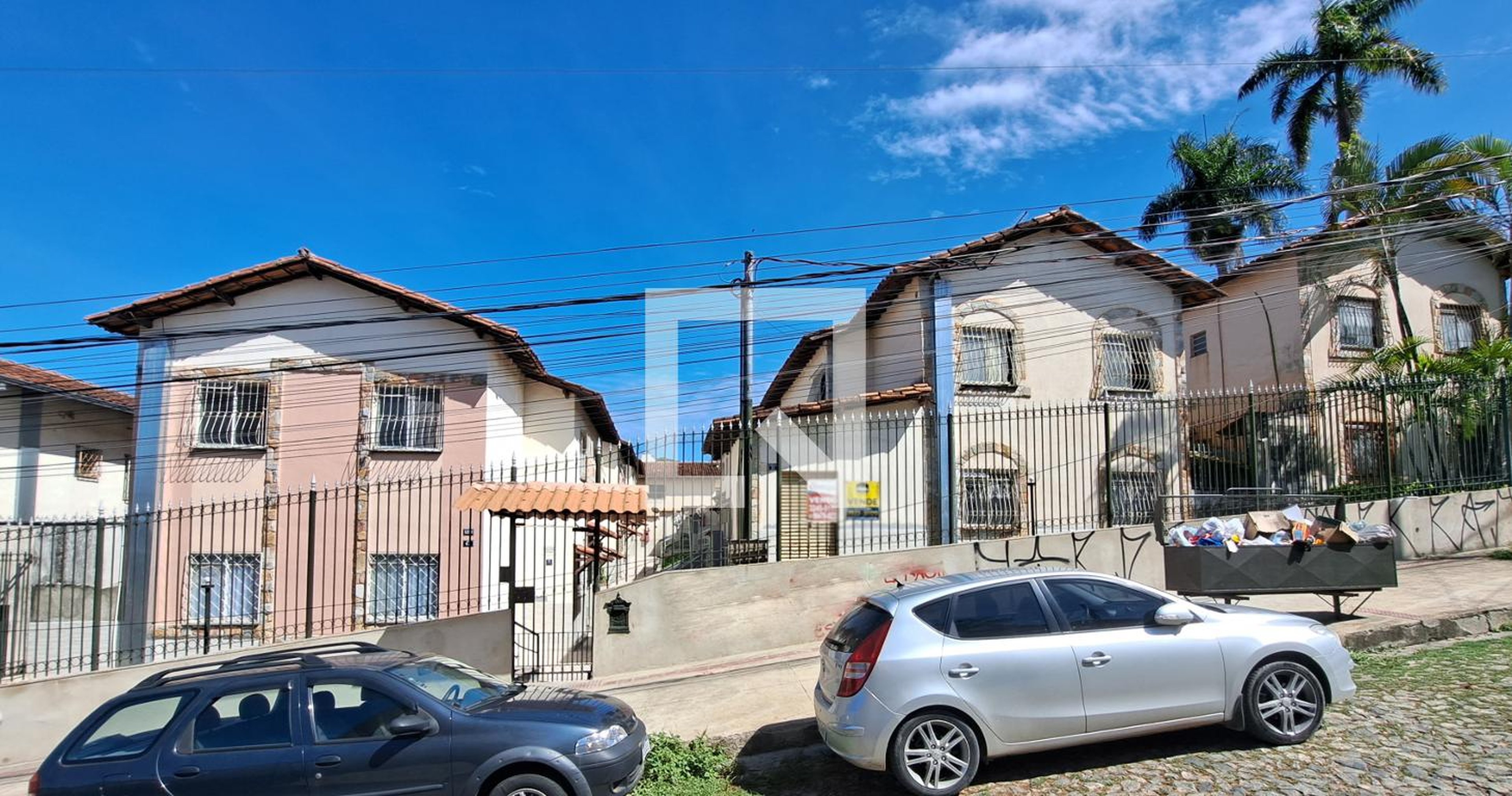 Fachada Condomínio em Rua Terezinha Jesus Cardoso, 47