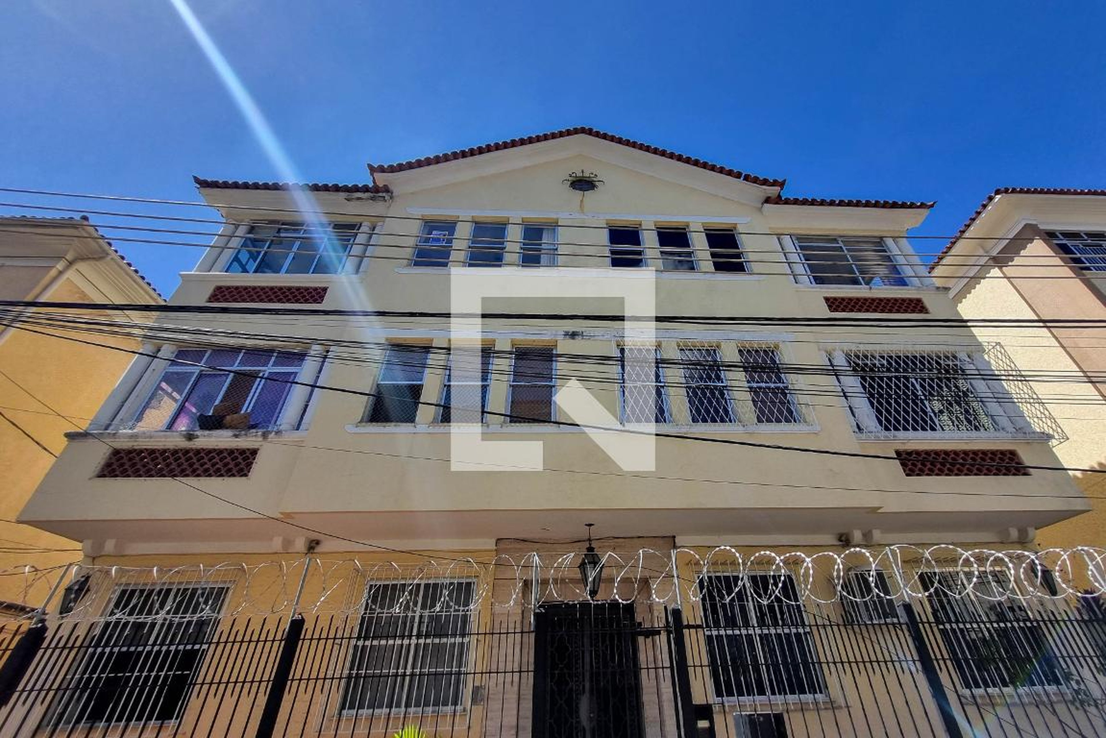 Fachada Condomínio em Rua Guajaratuba, 51