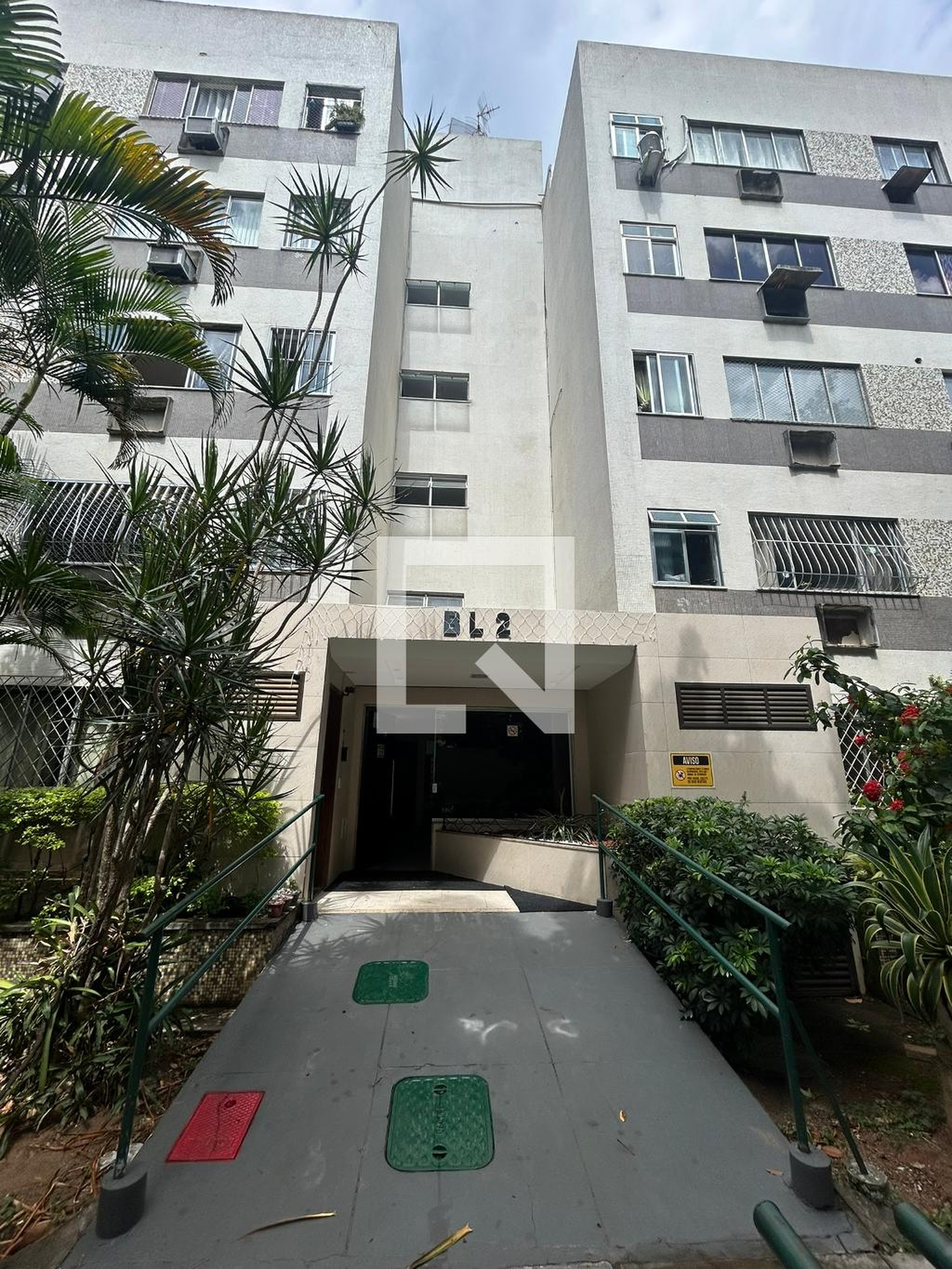 Fachada Condomínio em Rua Neilson Rebouças, 155