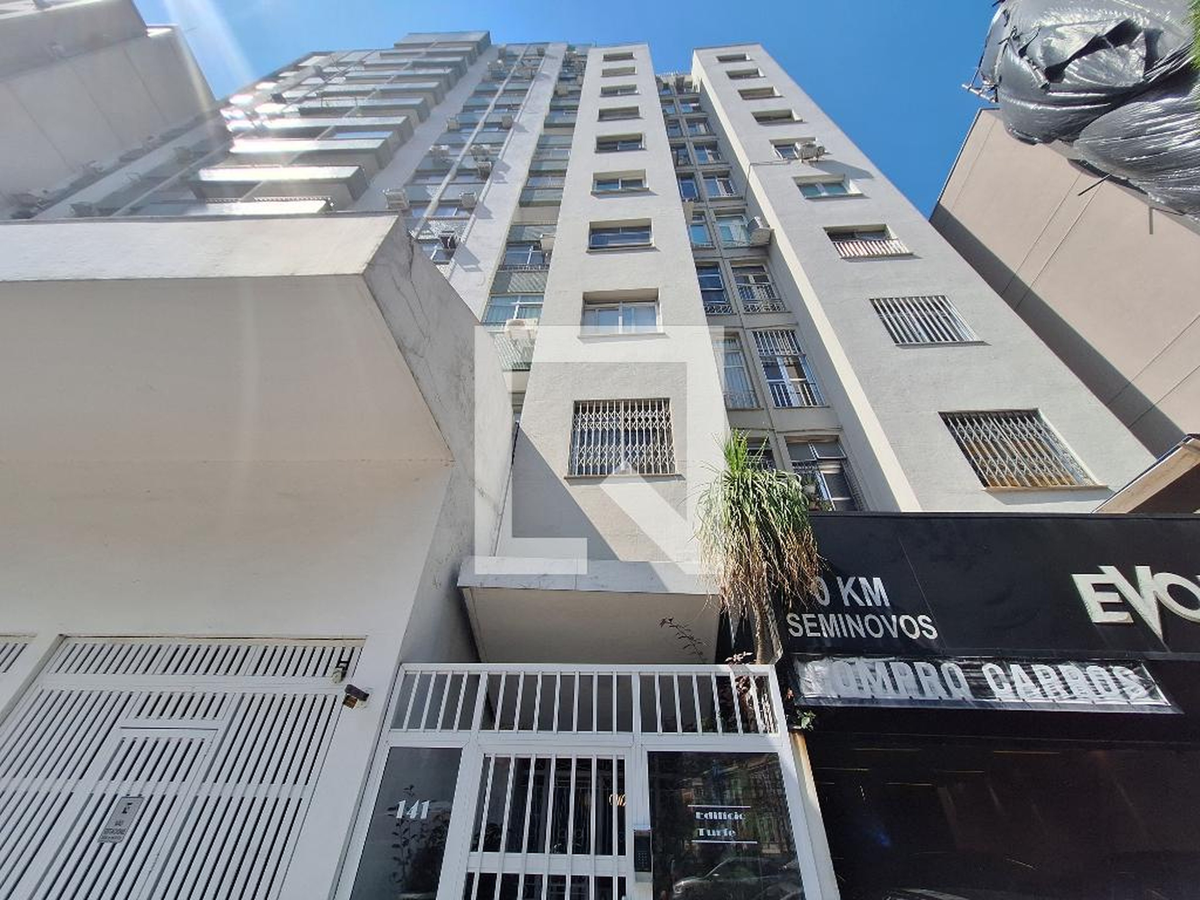 Fachada Condomínio turfe