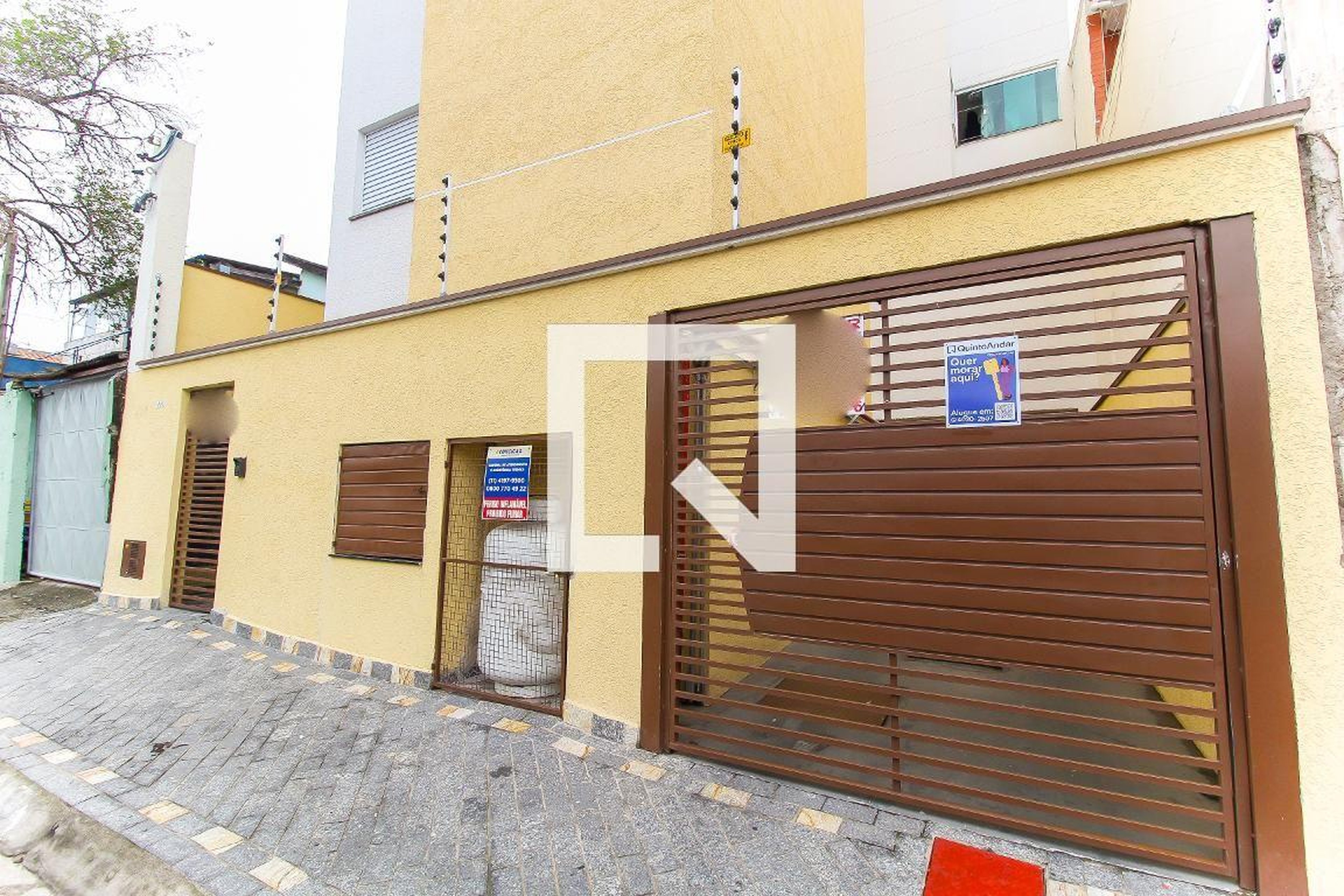 Fachada Condomínio em Rua Francisco Jorge da Silva, 138