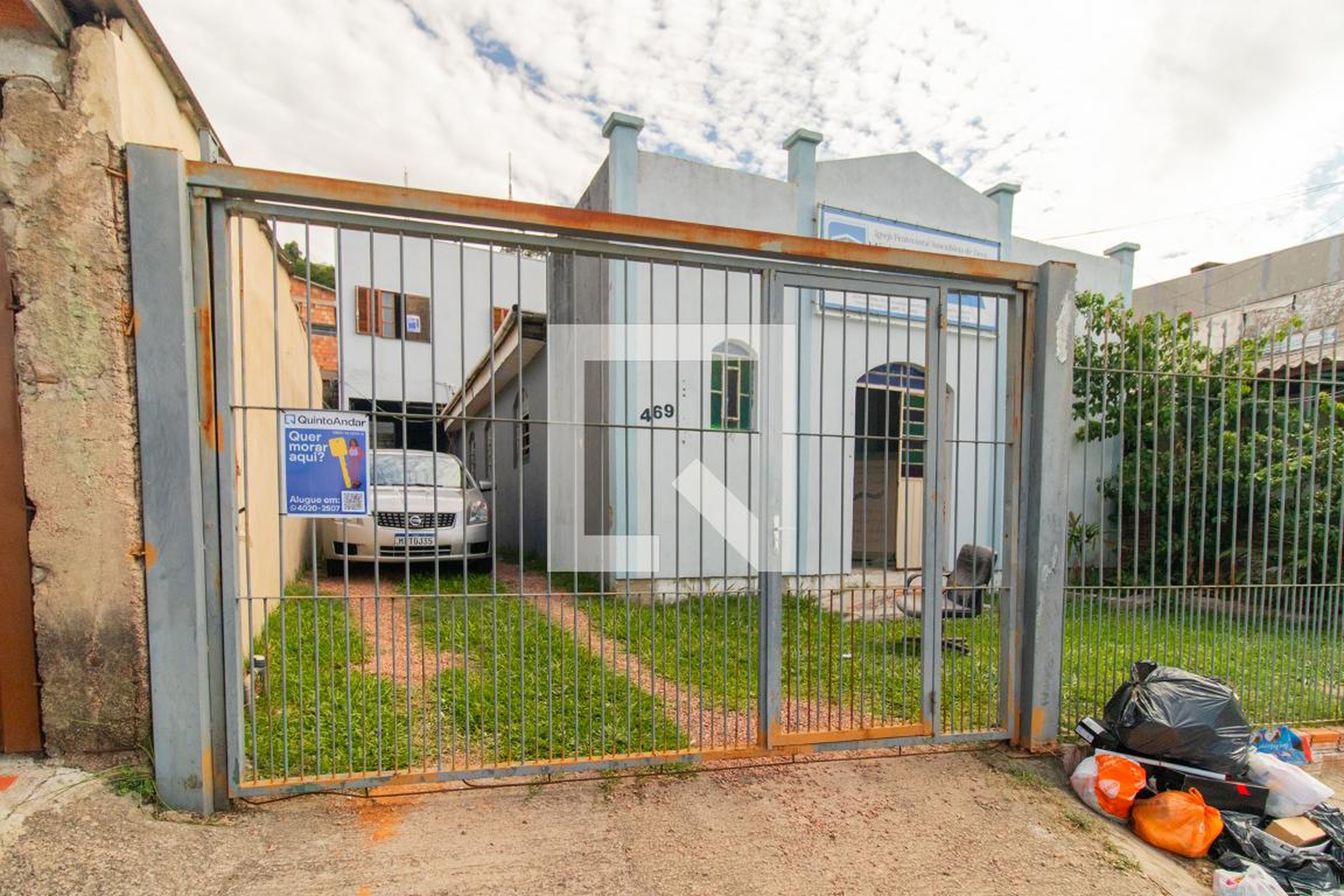 Fachada Condomínio em Rua Maria Luiza Peres, 469