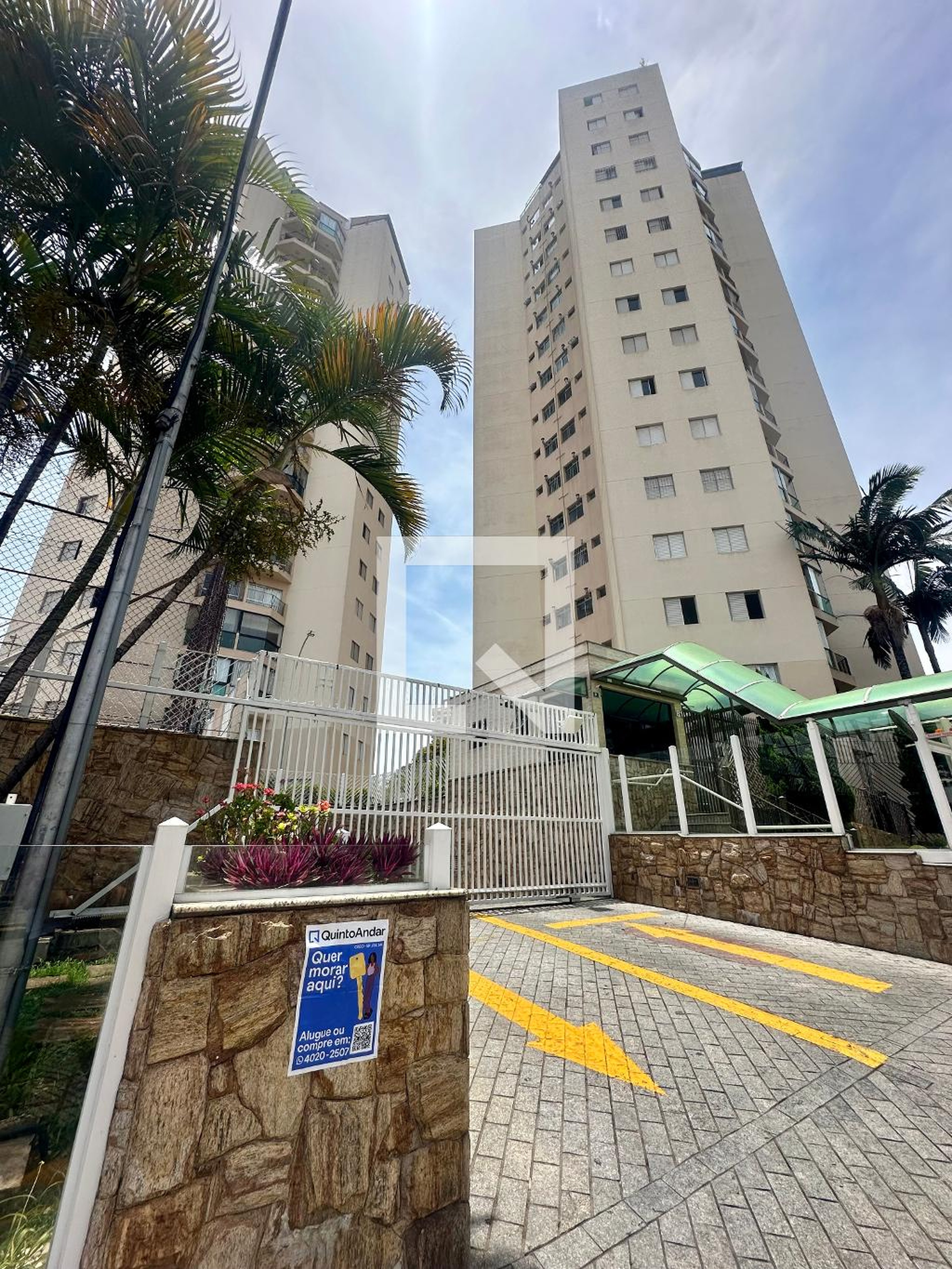 Fachada Condomínio em Rua Bom Jesus, 85