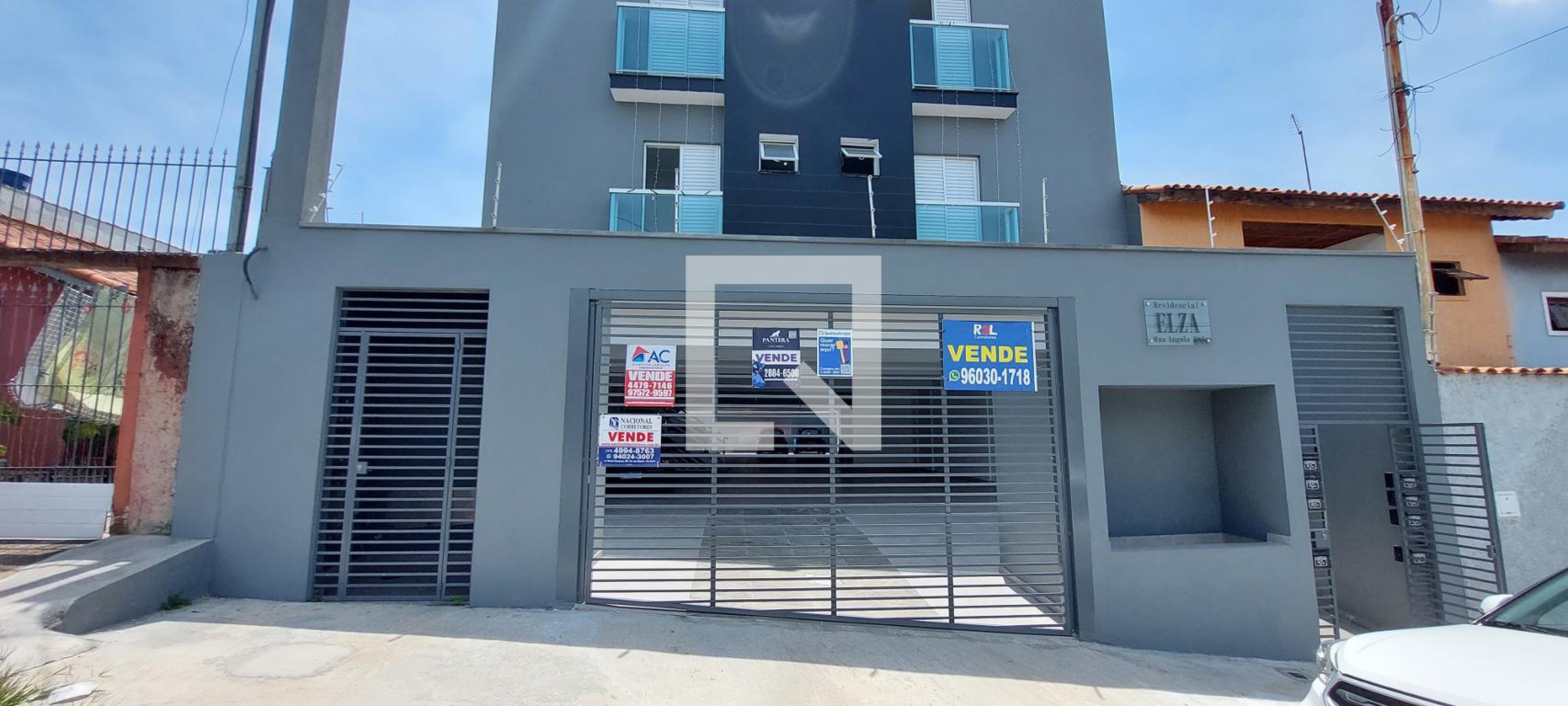 Fachada Condomínio em Rua Angola, 285