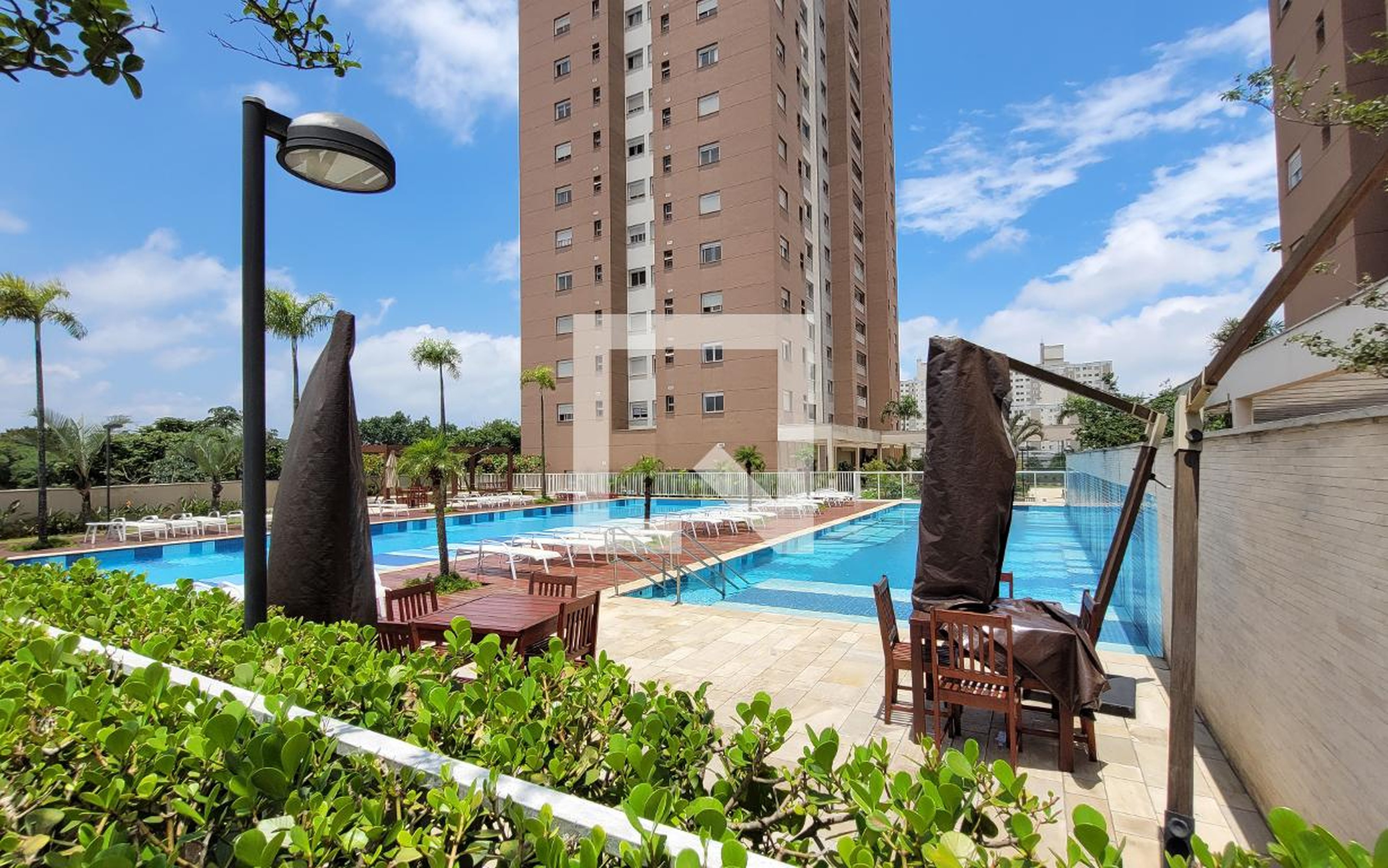 Piscina - Century Plaza Residence