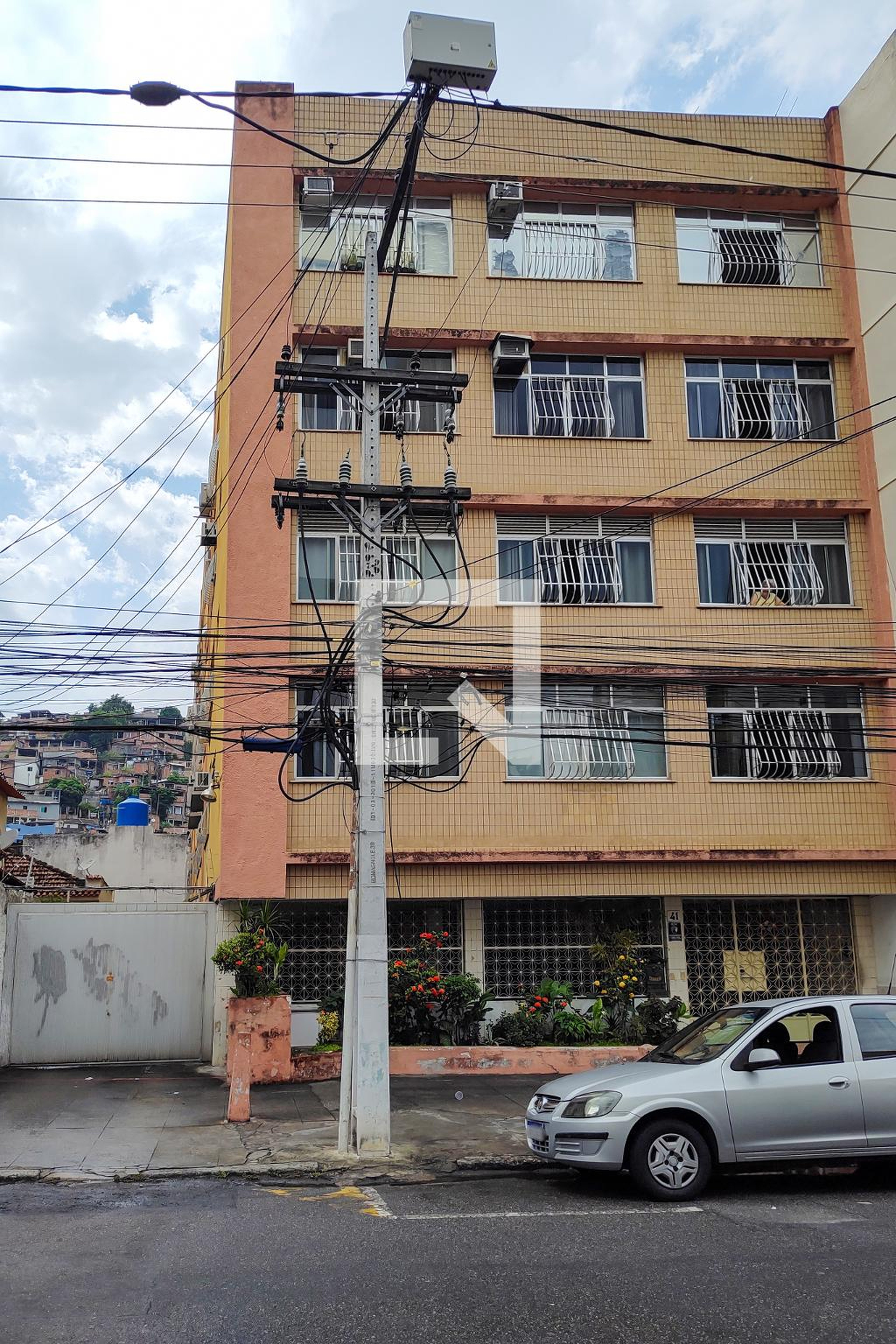 Fachada do Prédio Condomínio em Rua General Andrade Neves, 41