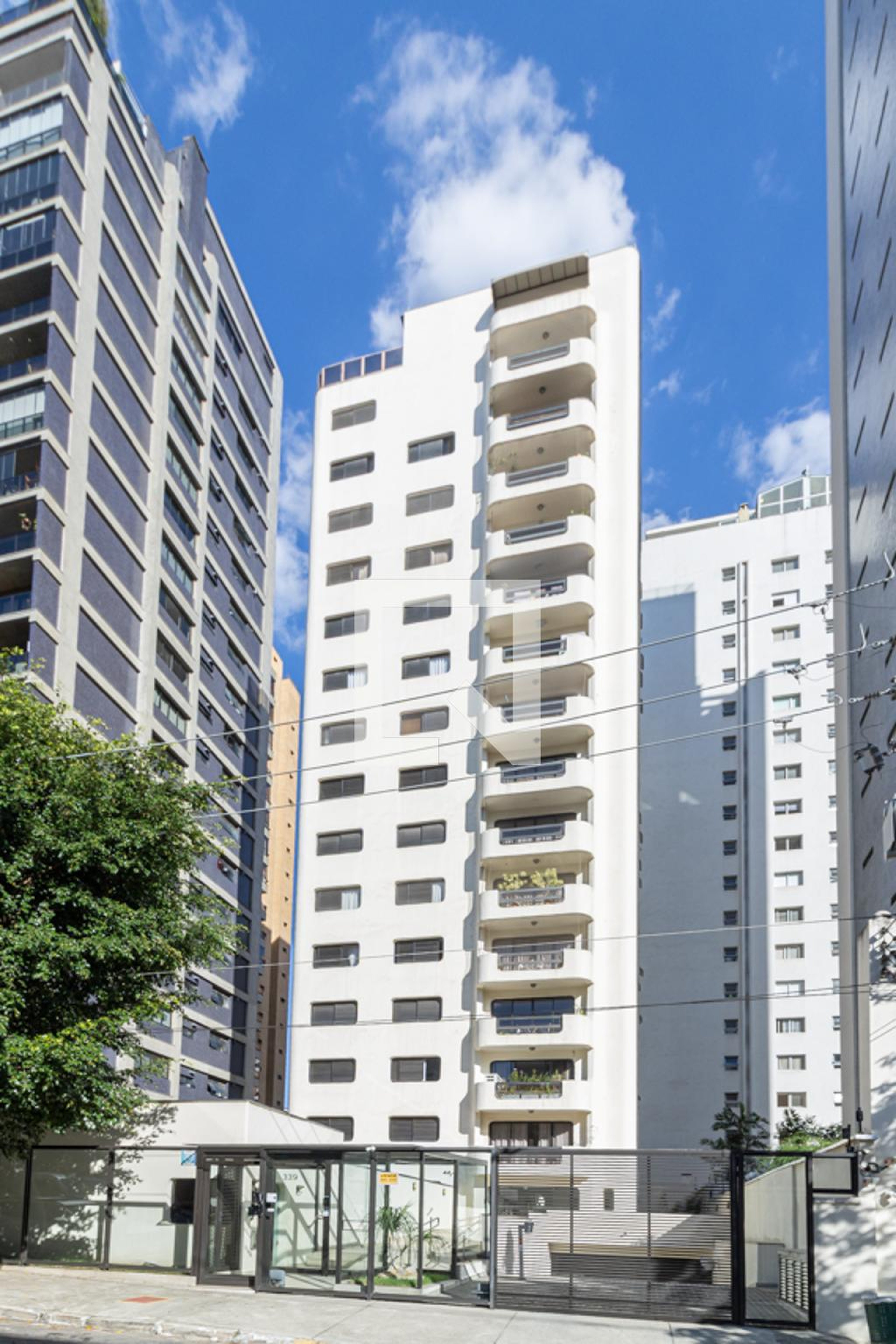 Fachada do Prédio Condomínio Marseille