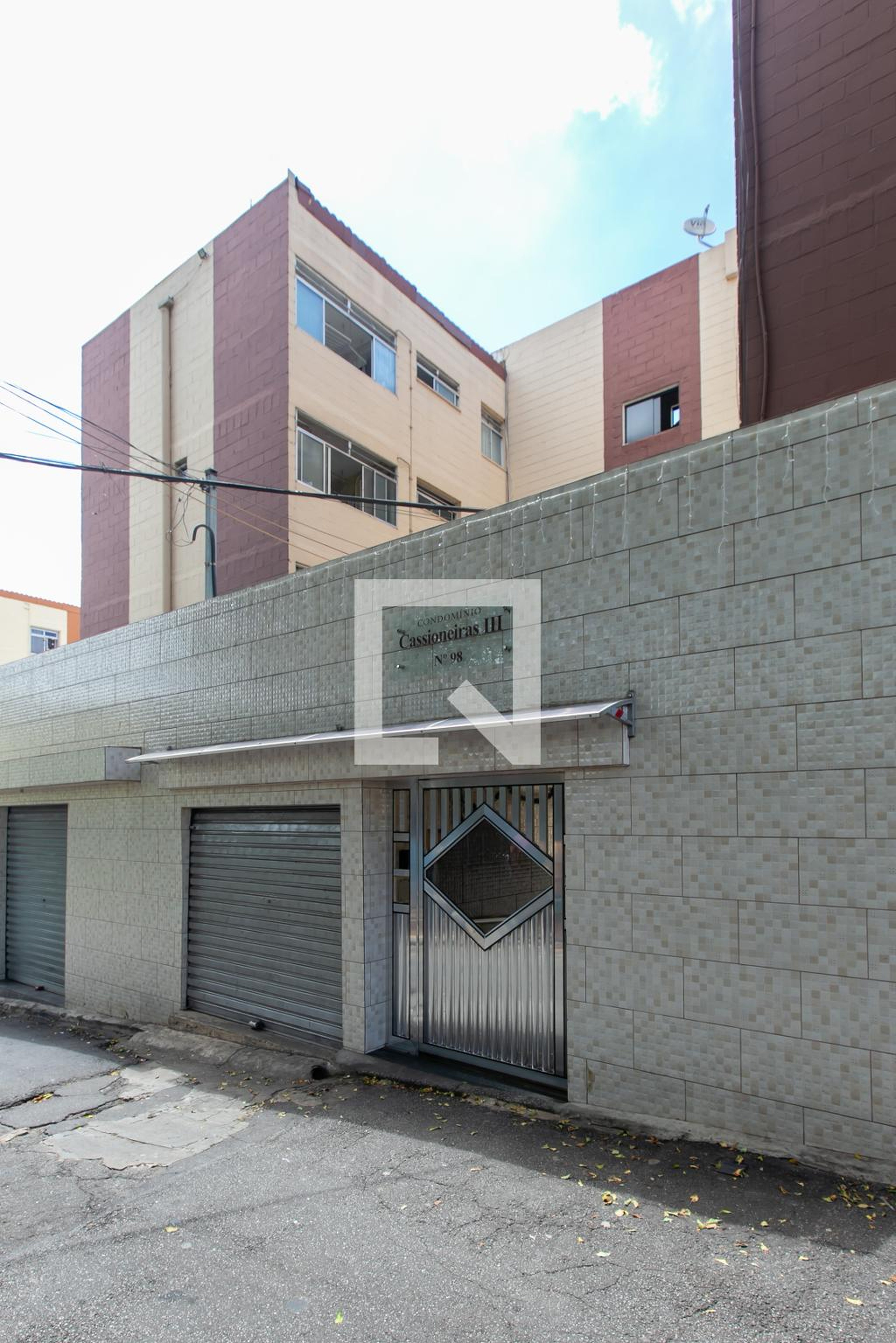 Fachada do Condomínio Condomínio Cassioneiras III