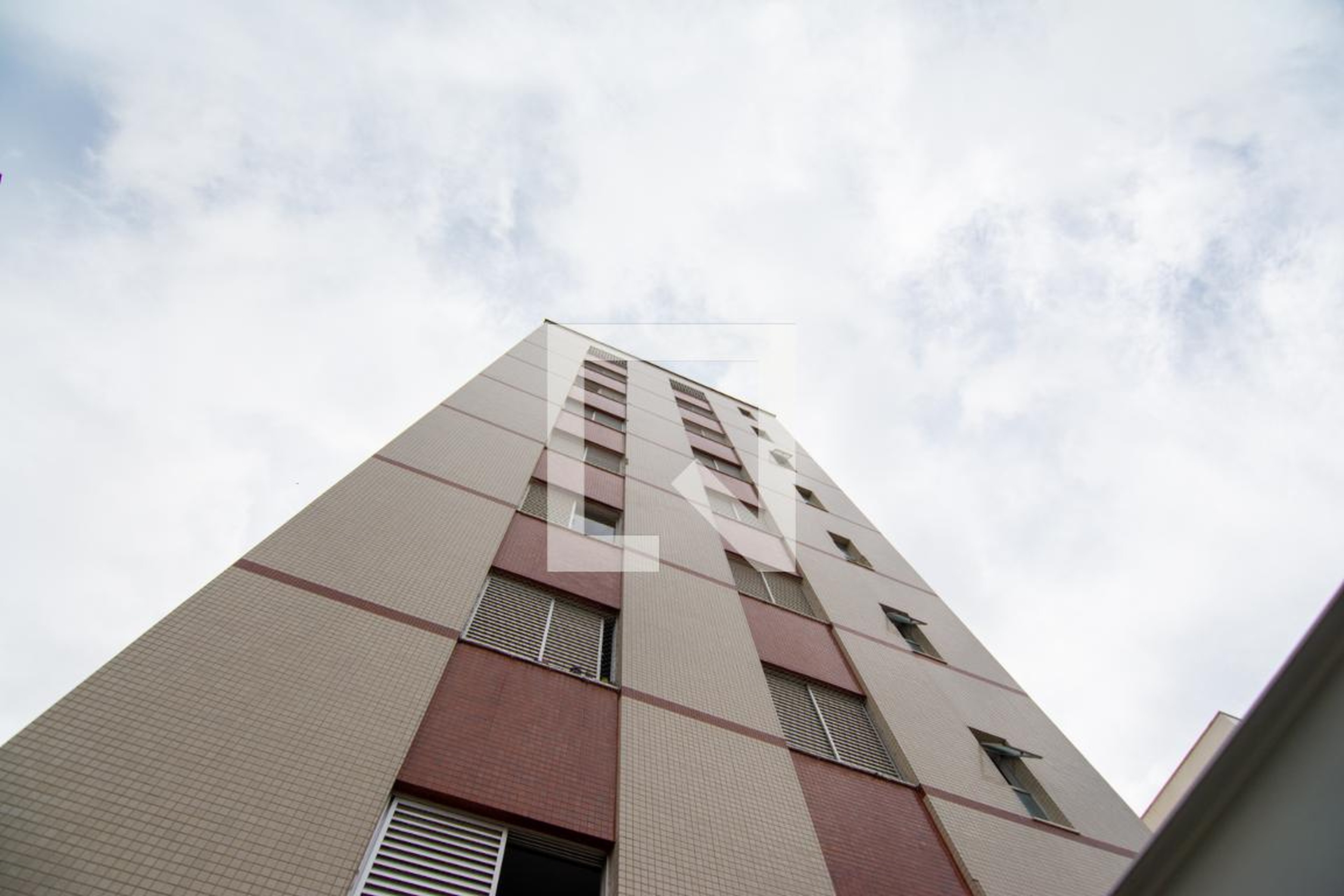 Fachada Condomínio em Rua Turfa, 639